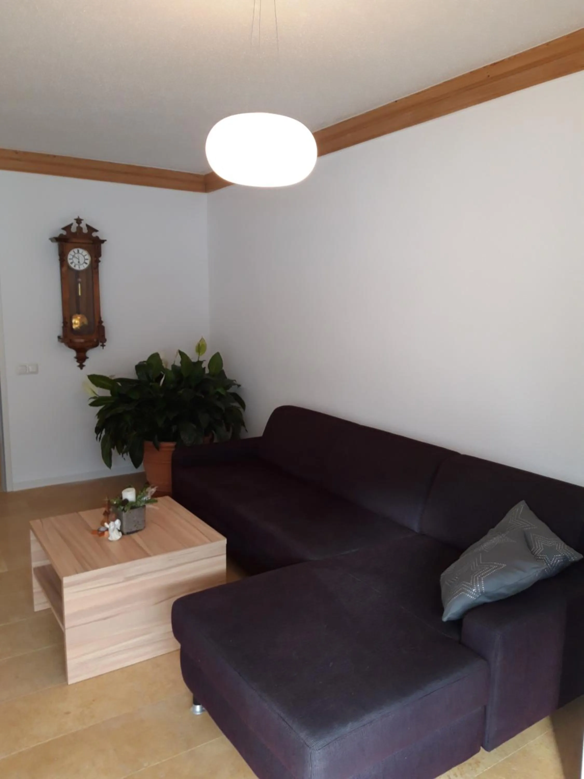 Communal lounge/ TV room in Haus Arnold - Privatzimmer und Ferienwohnungen