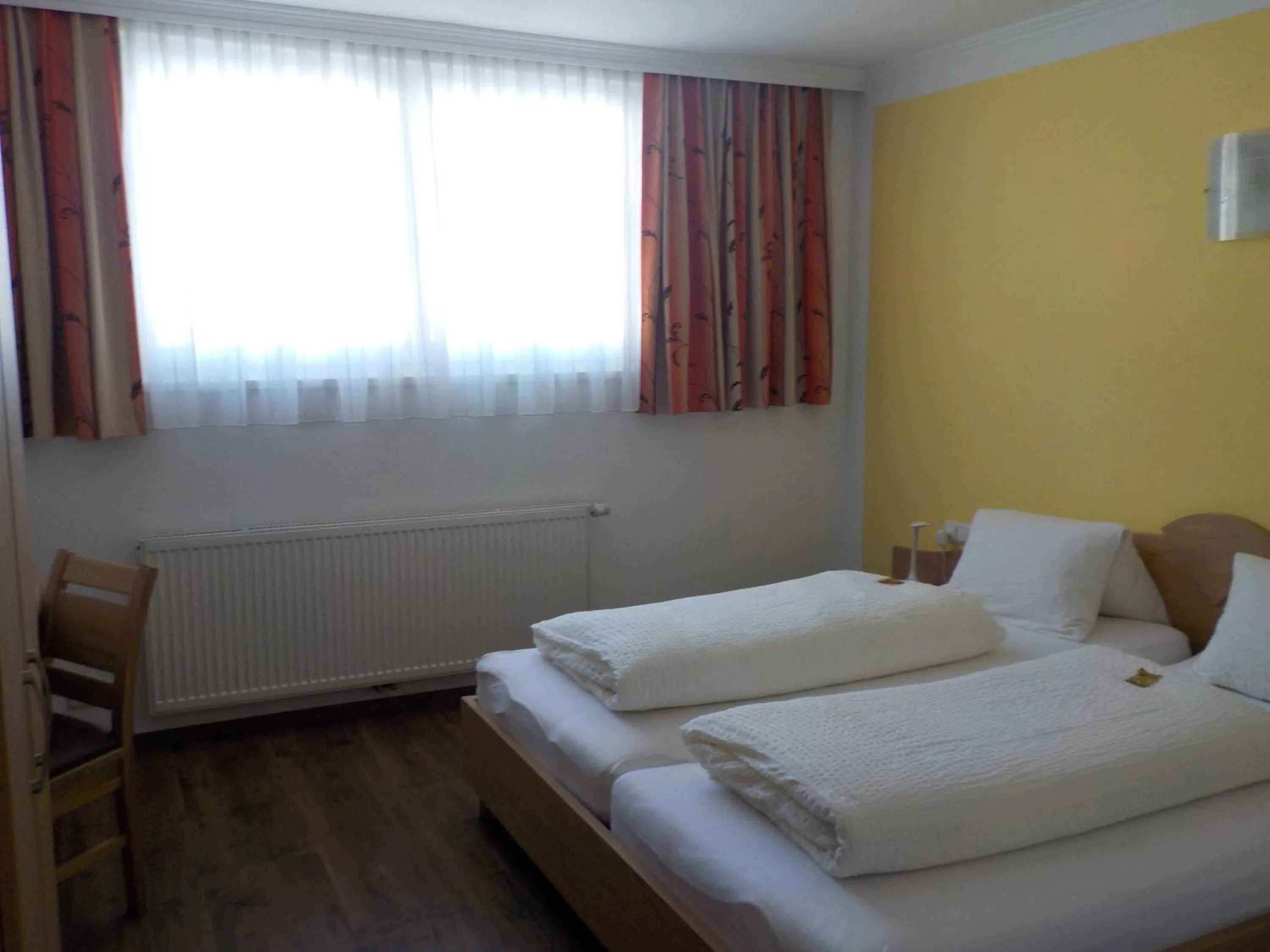 Bedroom, Bed in Haus Arnold - Privatzimmer und Ferienwohnungen