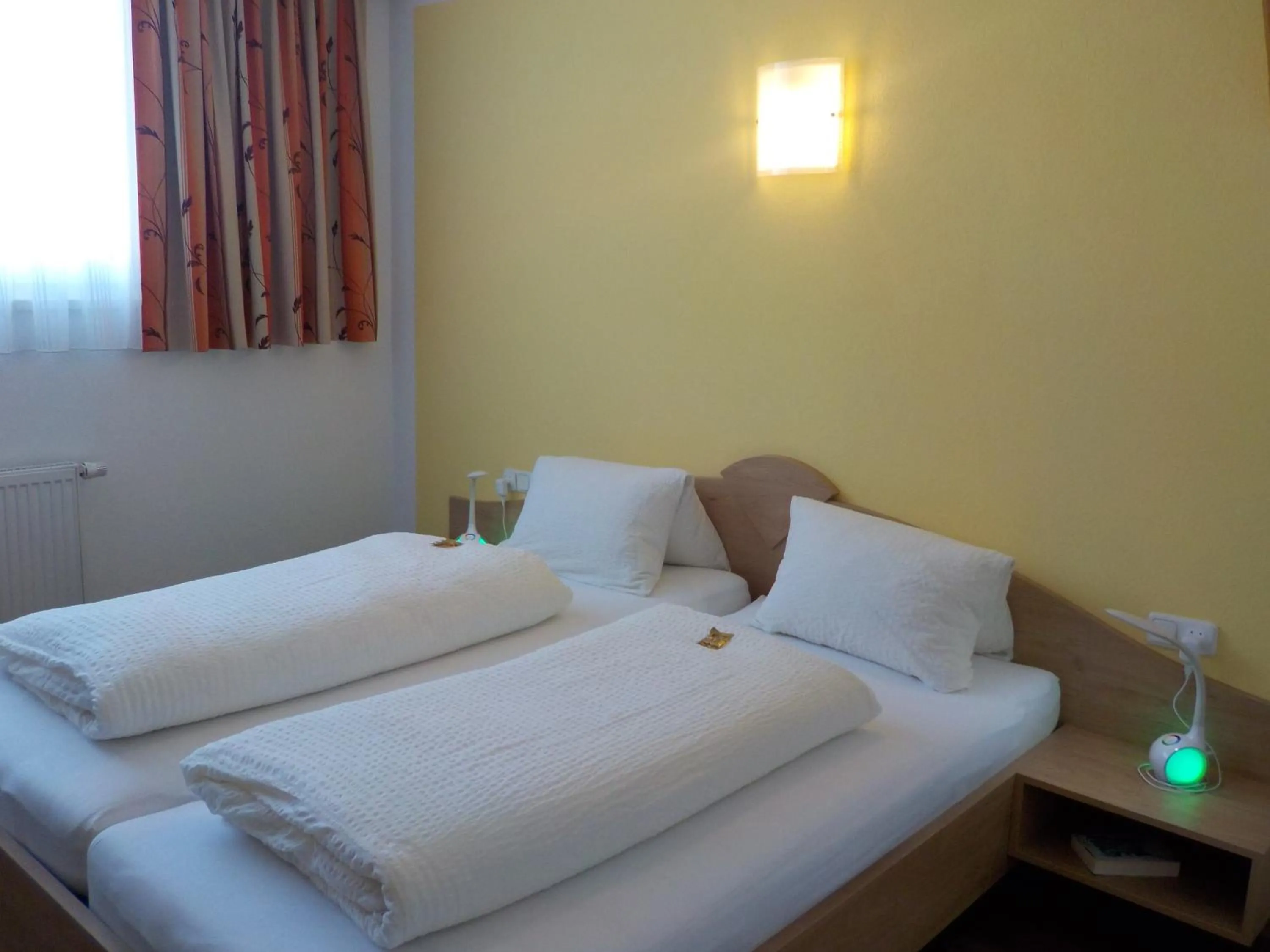 Bedroom, Bed in Haus Arnold - Privatzimmer und Ferienwohnungen