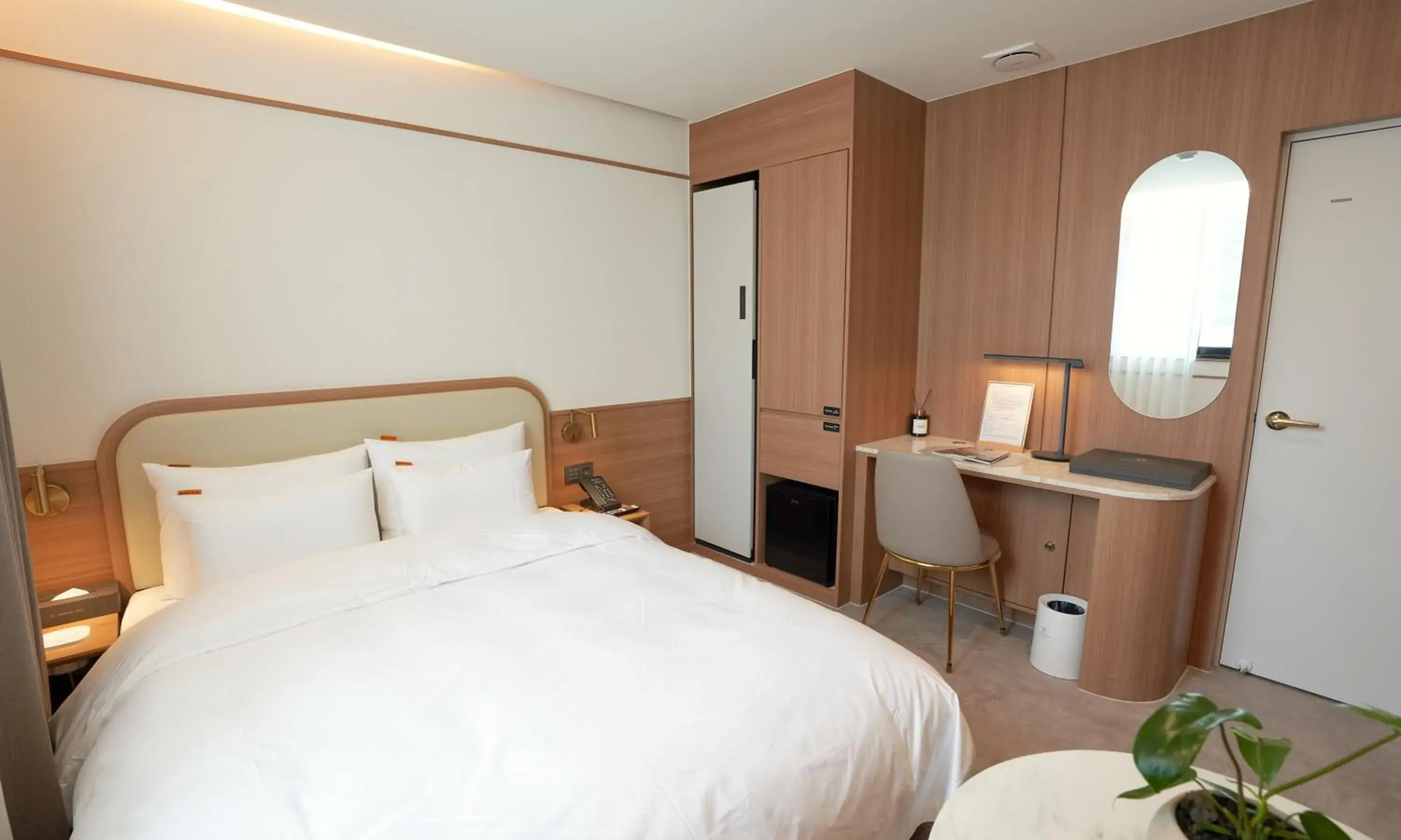 Bed in Brown Dot Hotel Gunsan Terminal Branch Bed in Brown Dot Hotel Gunsan Terminal Branch