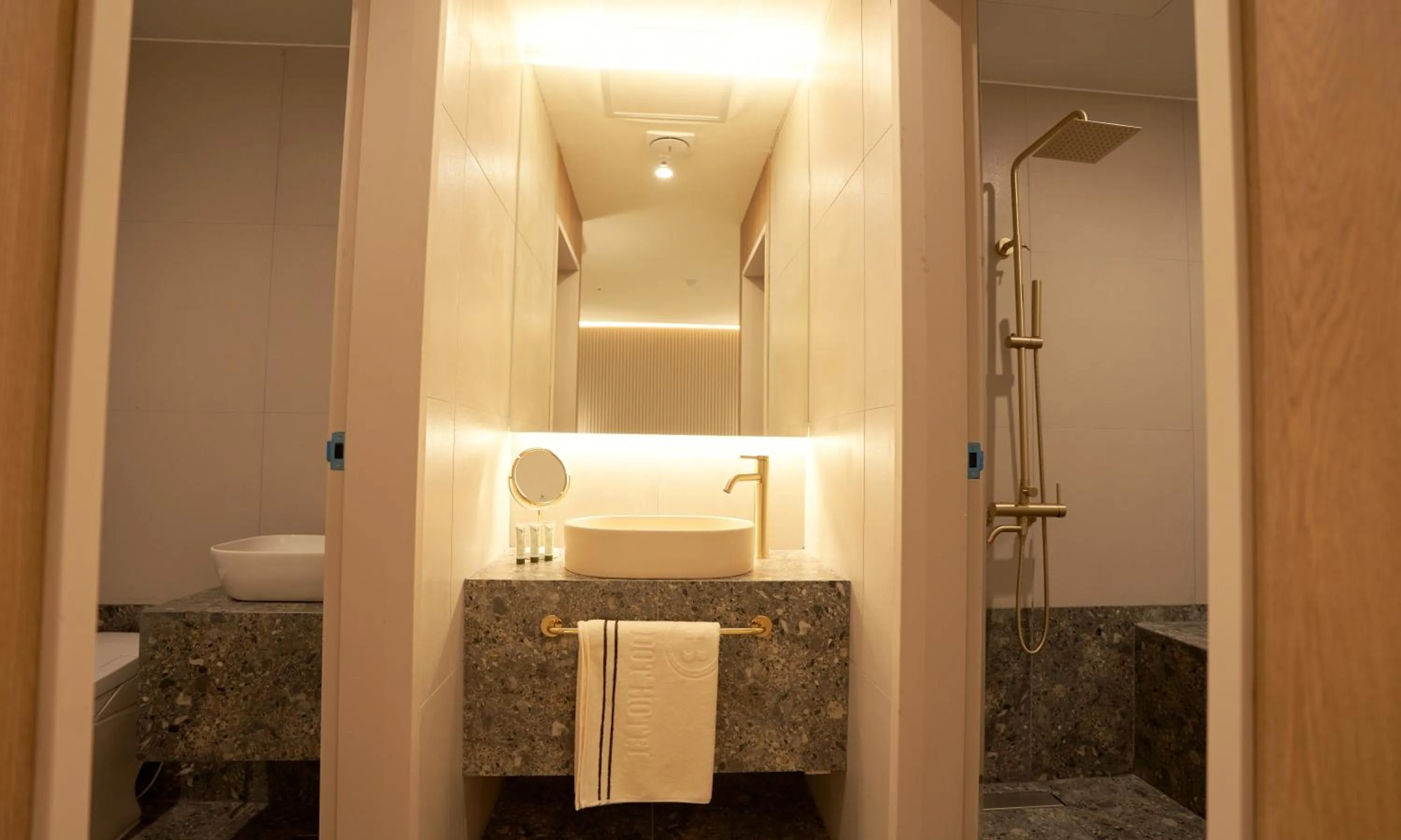 Shower in Brown Dot Hotel Gunsan Terminal Branch