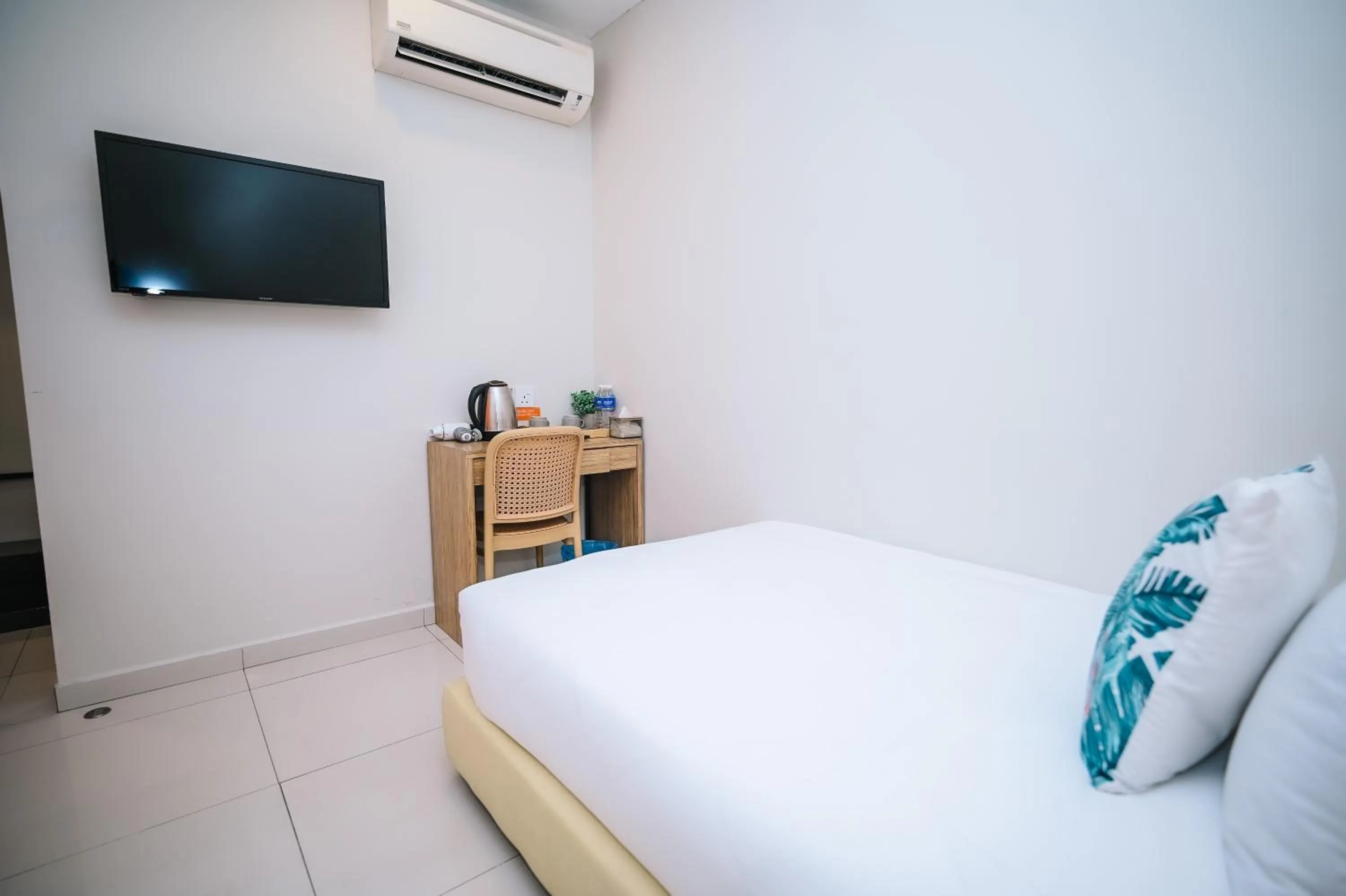 Bed in Swing & Pillows - Kelana Jaya Selangor