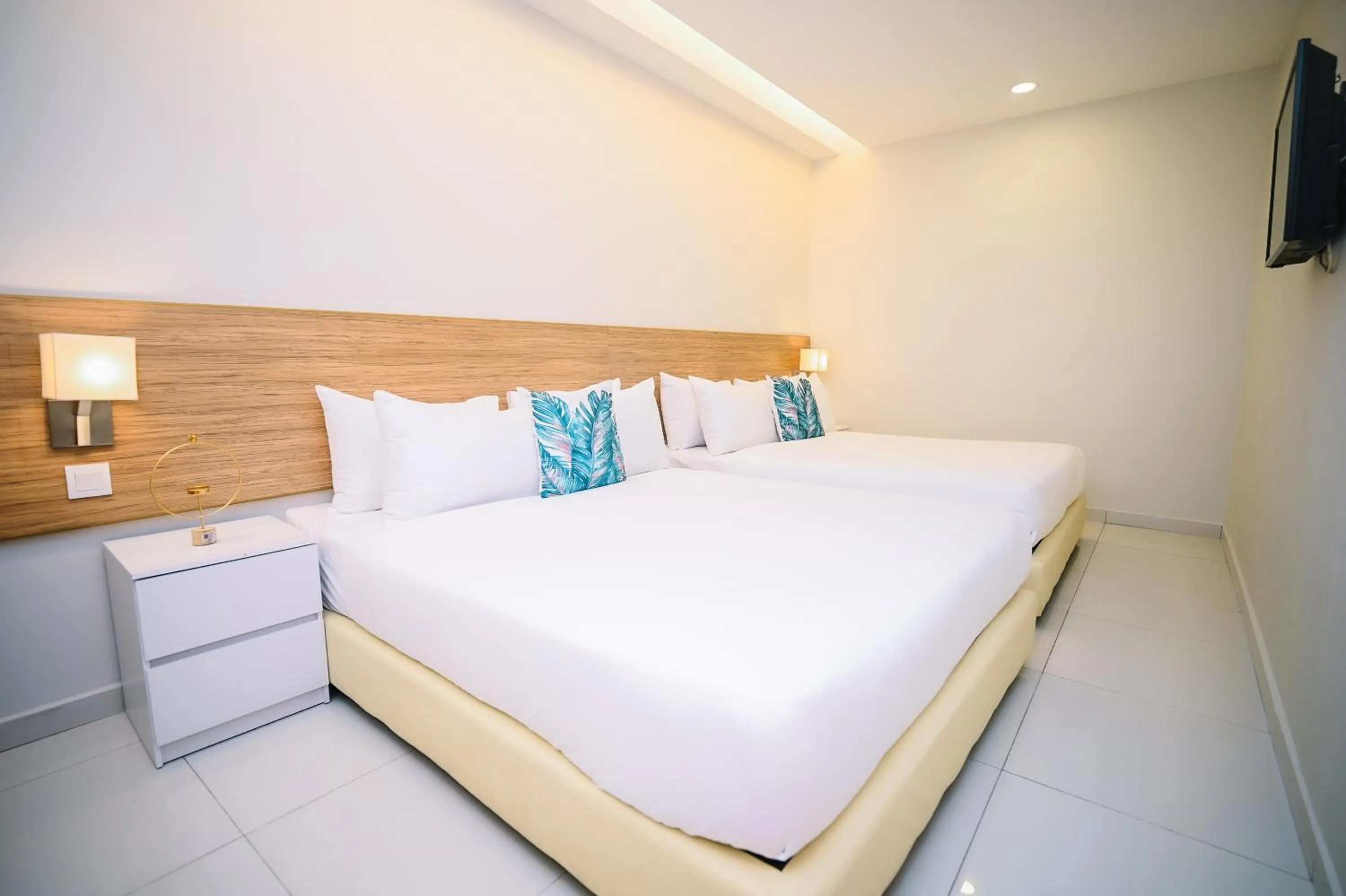 Bed in Swing & Pillows - Kelana Jaya Selangor