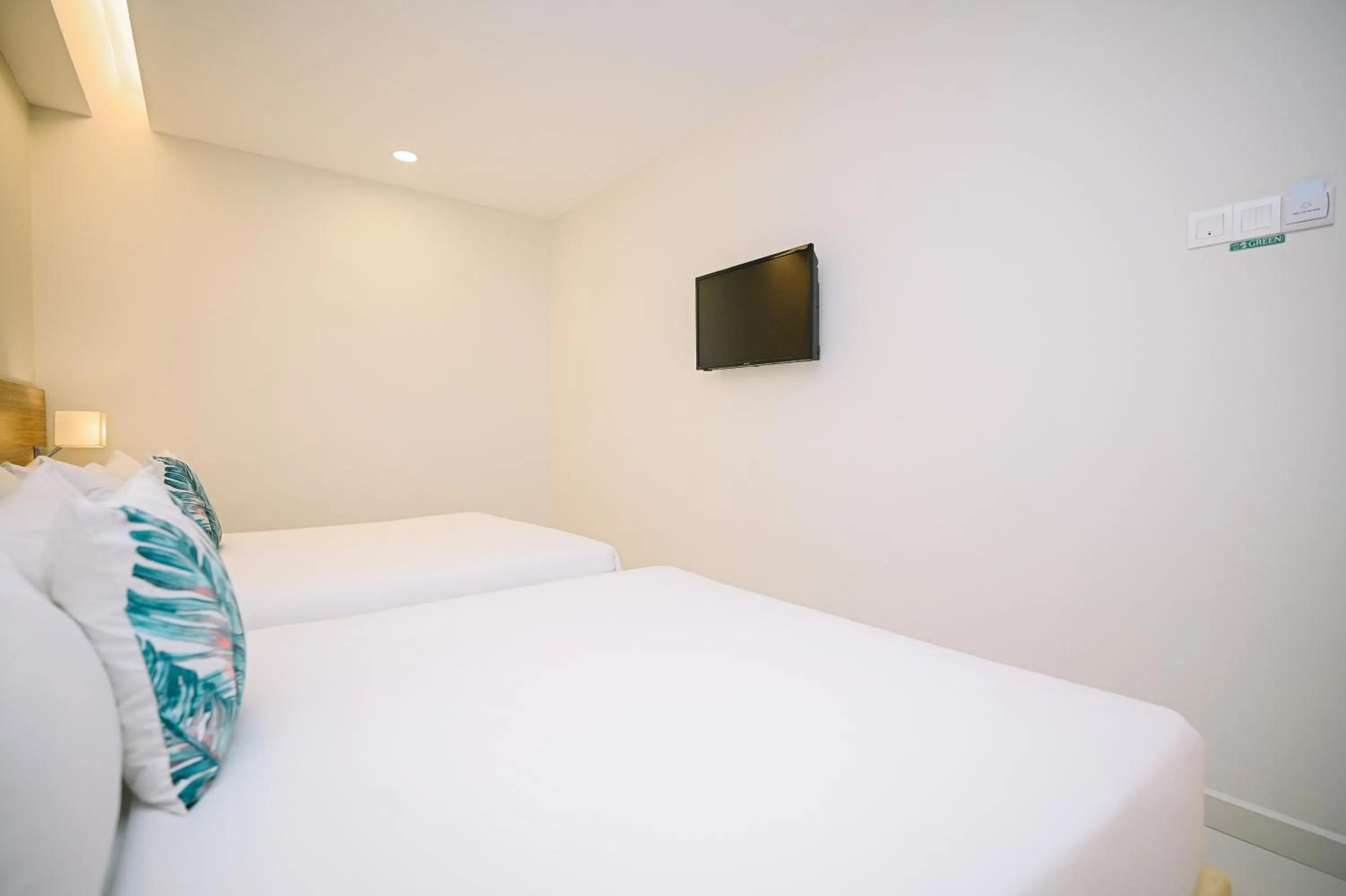 Bed in Swing & Pillows - Kelana Jaya Selangor