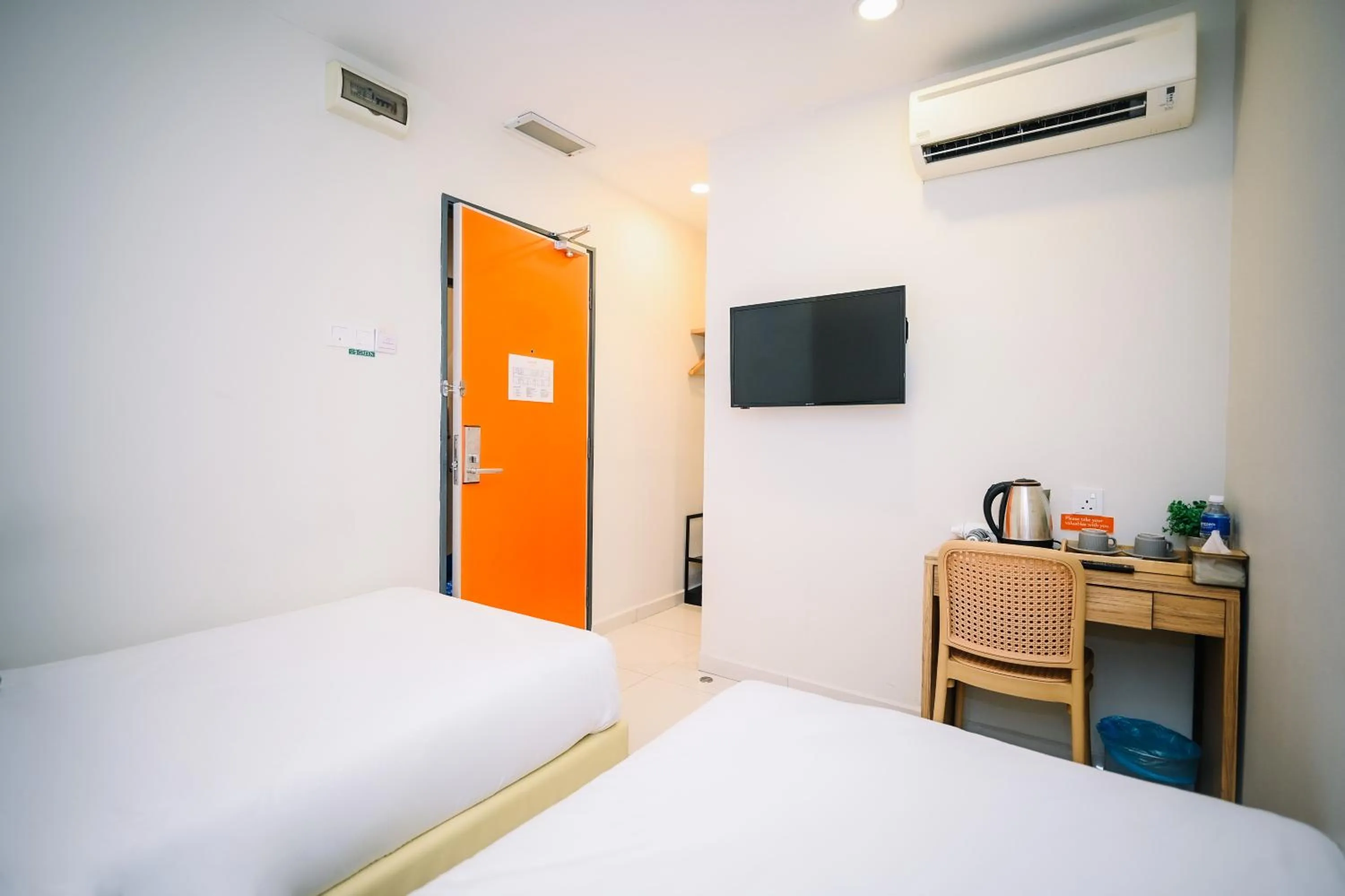 Bed in Swing & Pillows - Kelana Jaya Selangor