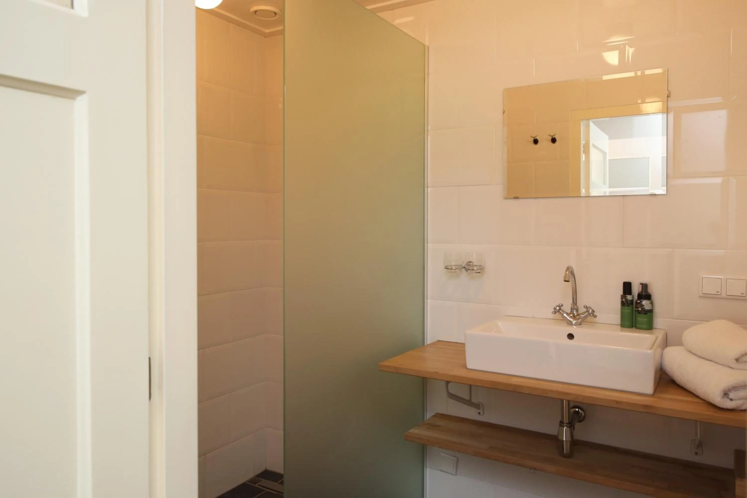 Shower in Bed and Breakfast Het Dijkhuis Eersel