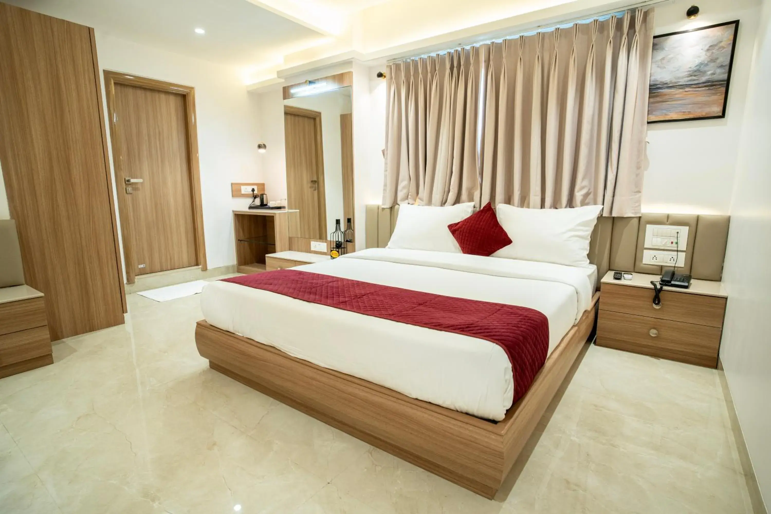 Deluxe Room - single occupancy in The Grand Murli Hotel, City Light Road, Surat Deluxe Room - single occupancy in The Grand Murli Hotel, City Light Road, Surat