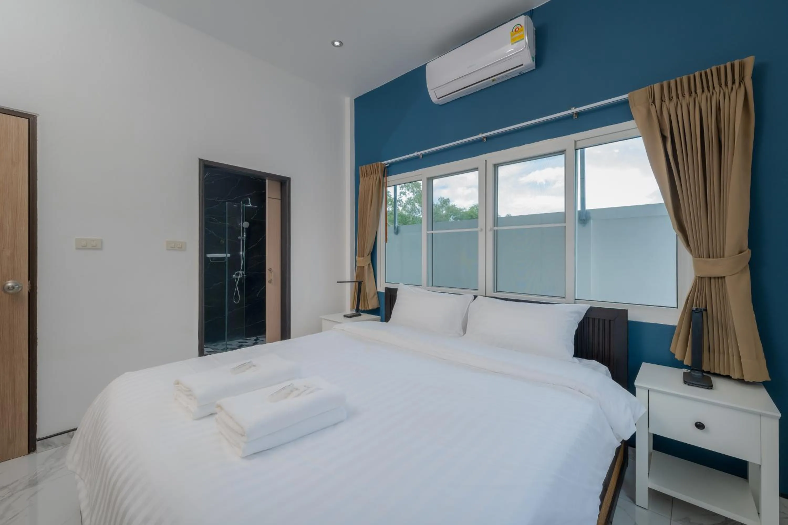 Bedroom, Bed in Orchid Paradise Homes OPV 28