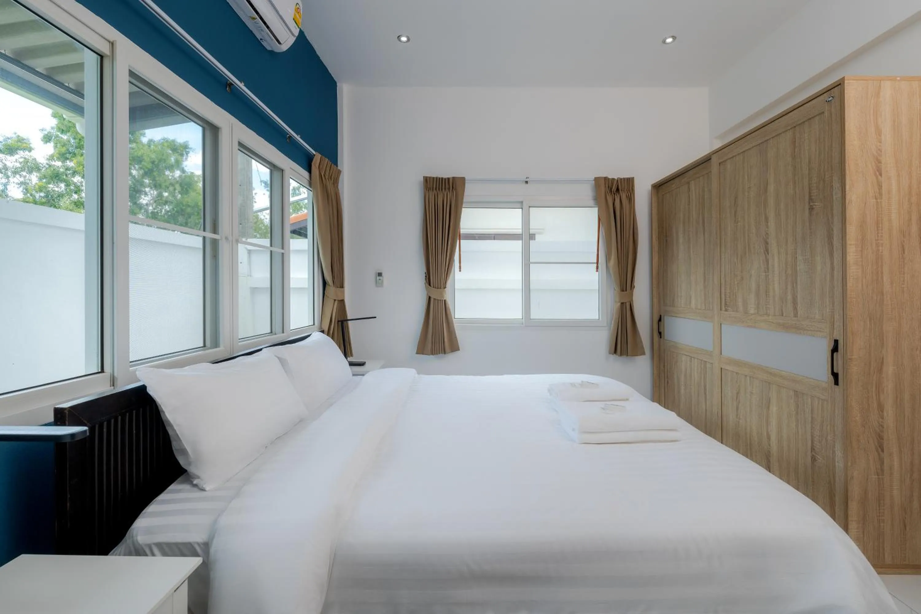 Bedroom, Bed in Orchid Paradise Homes OPV 28