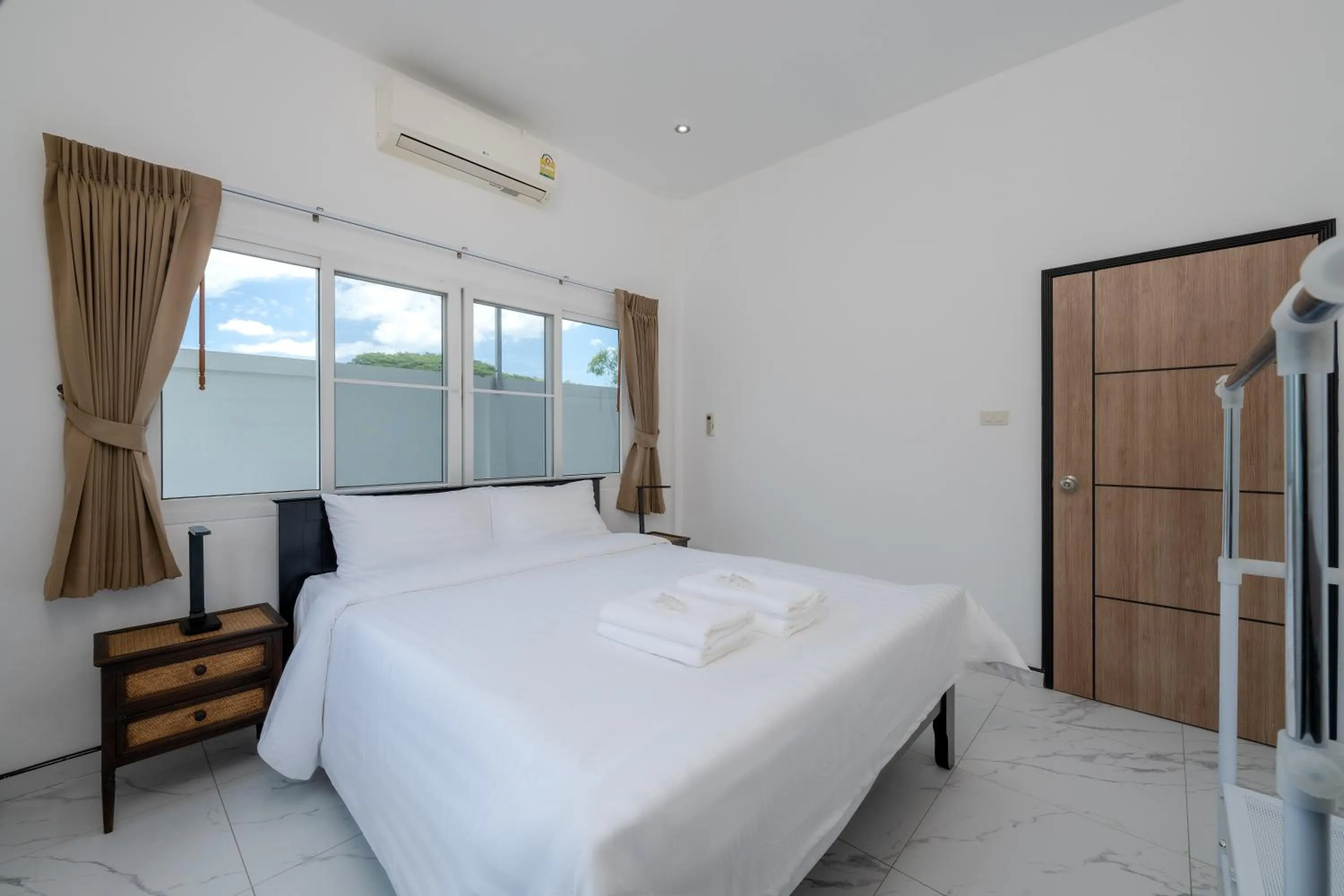 Bedroom, Bed in Orchid Paradise Homes OPV 28