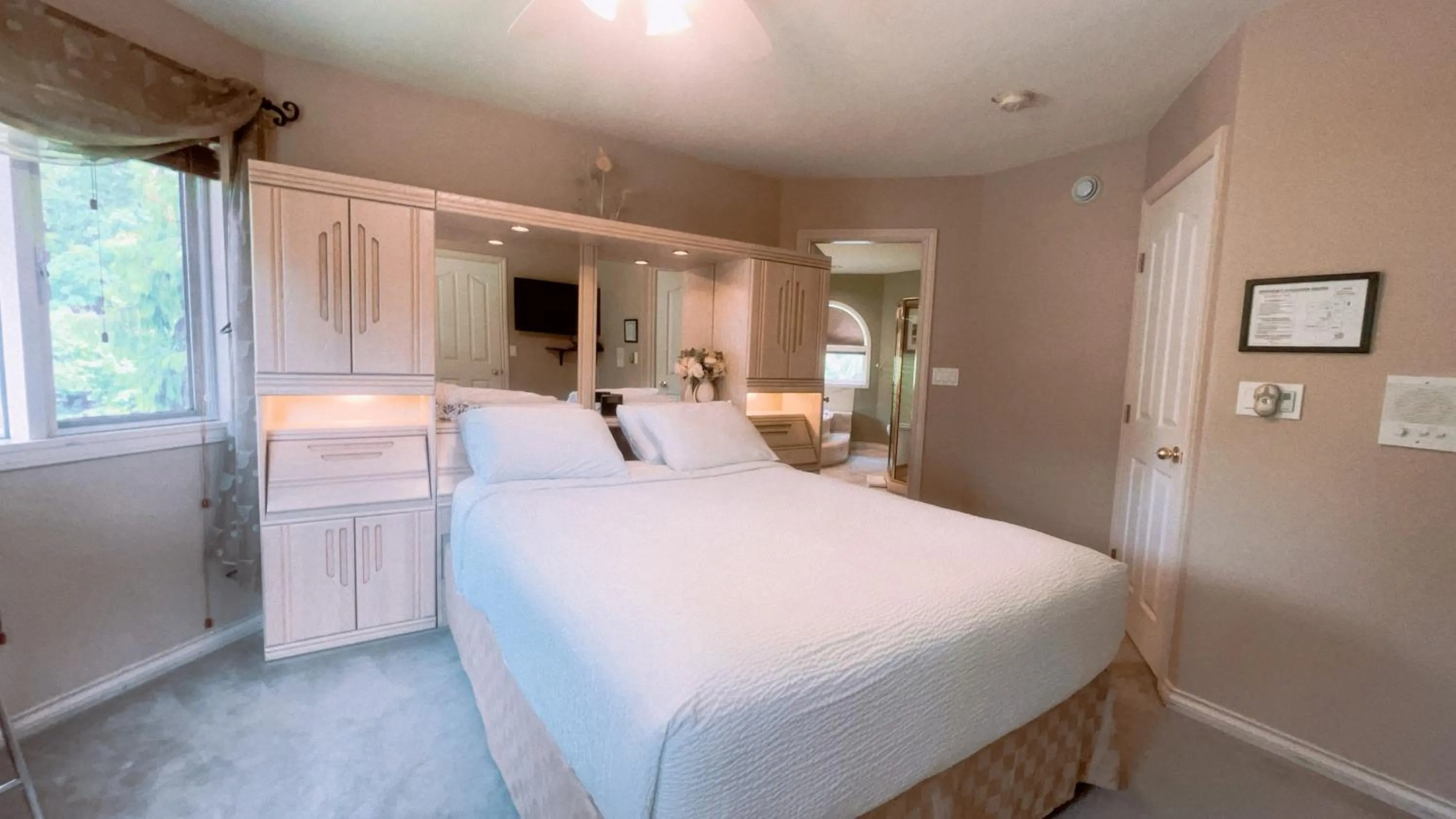 Bed in Cornerstone Bed and Breakfast