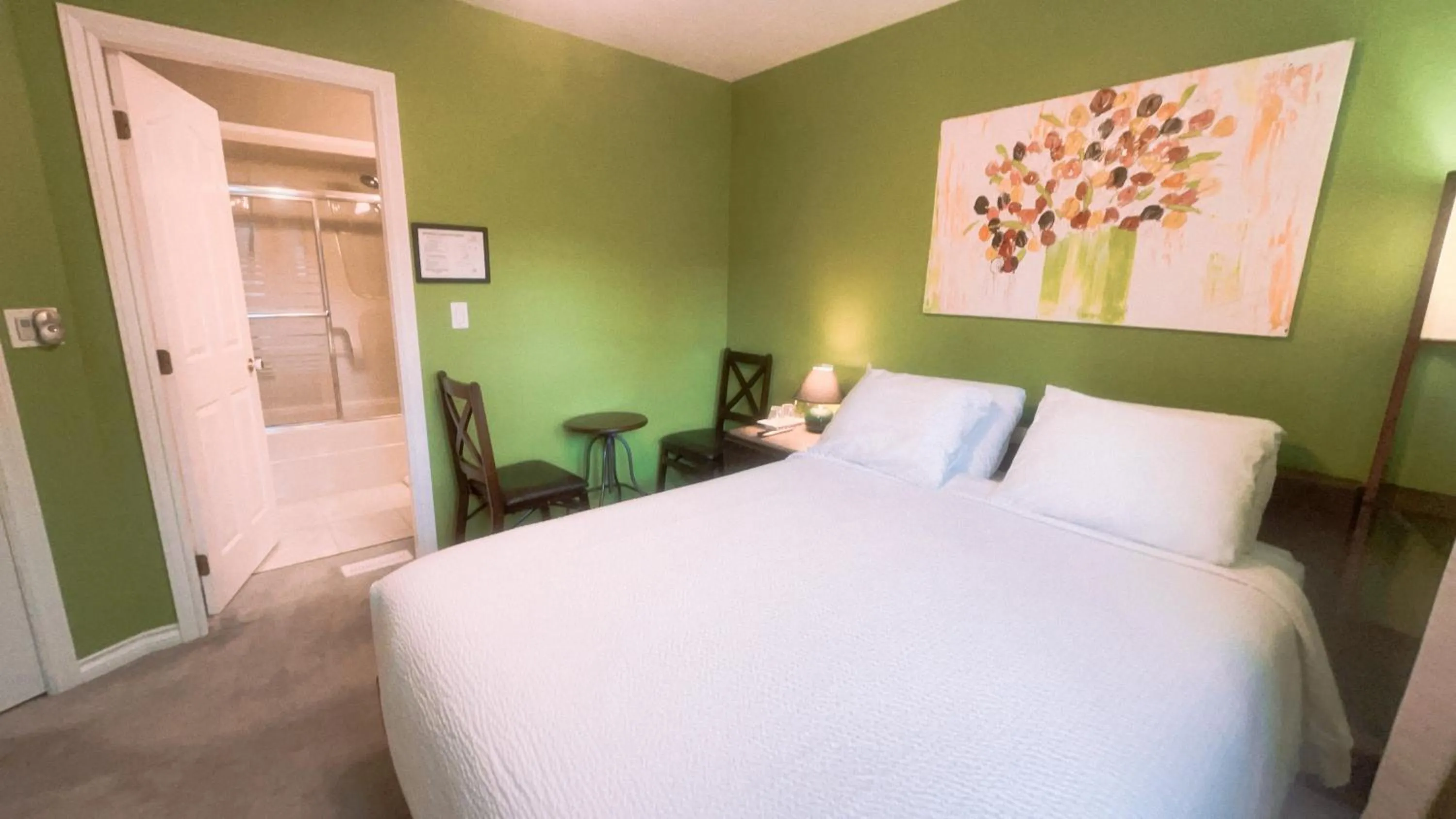 Bed in Cornerstone Bed and Breakfast