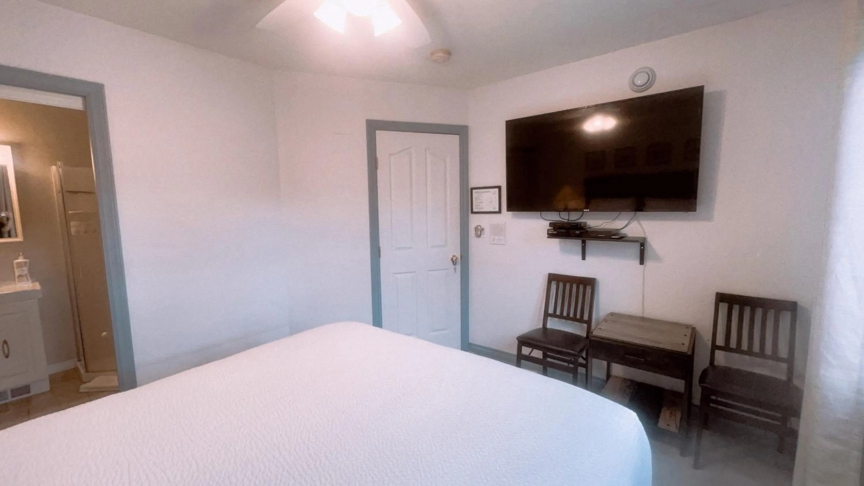 Bed in Cornerstone Bed and Breakfast