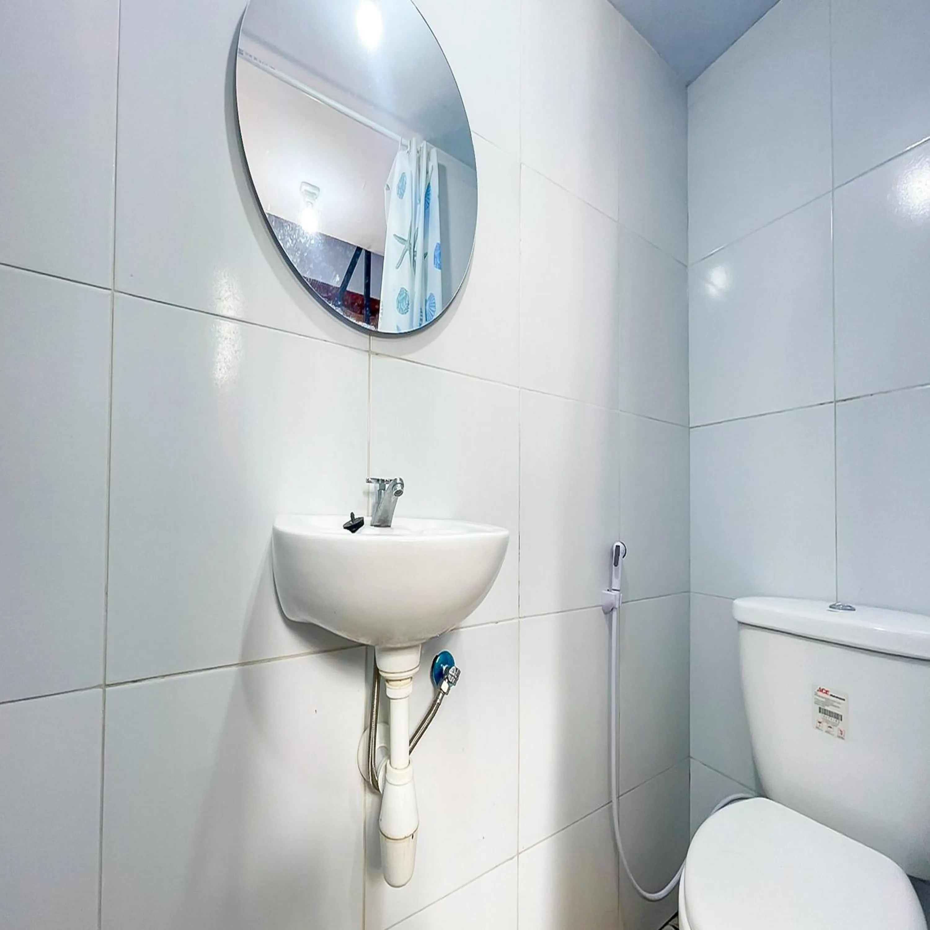 Bathroom in Winy House