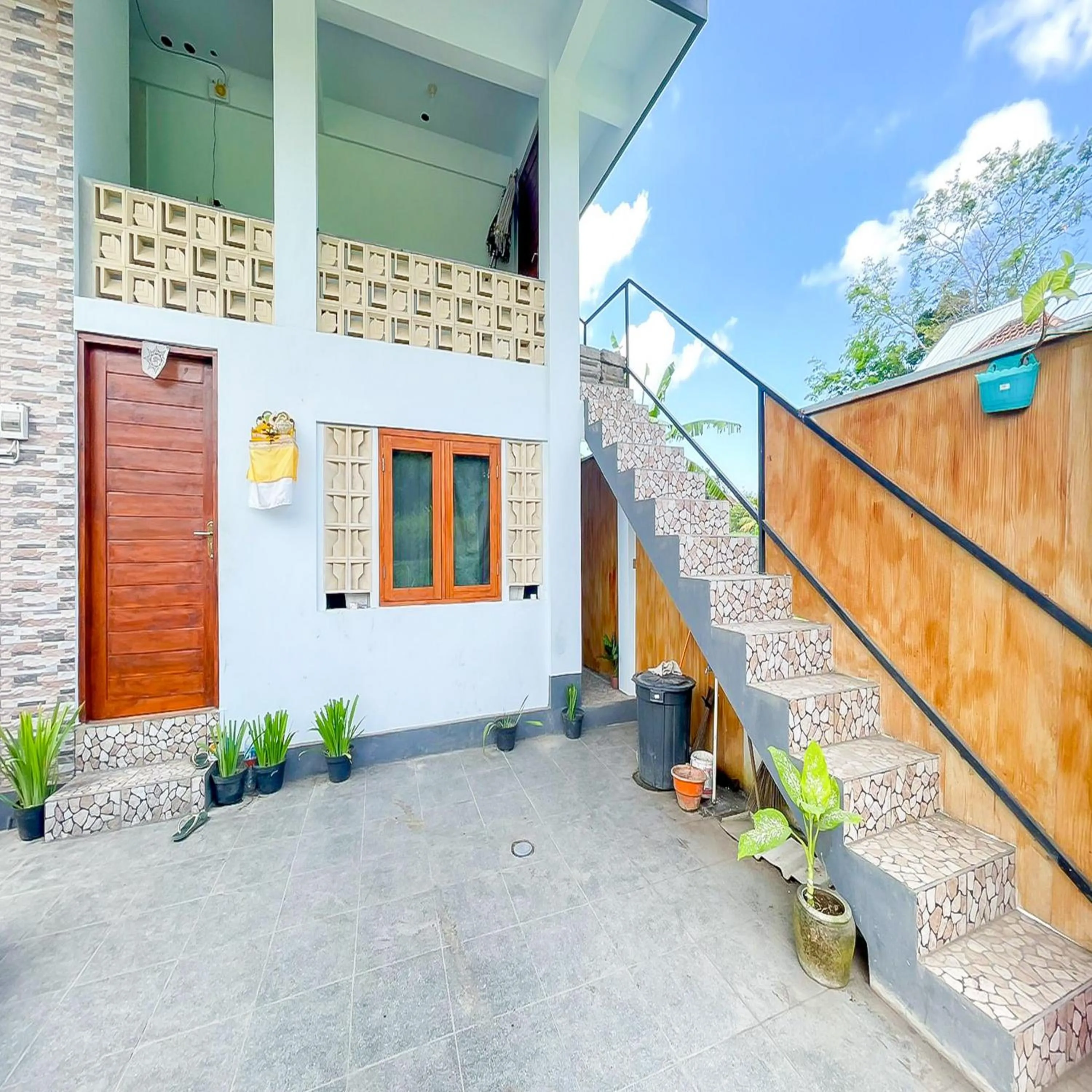 Winy House