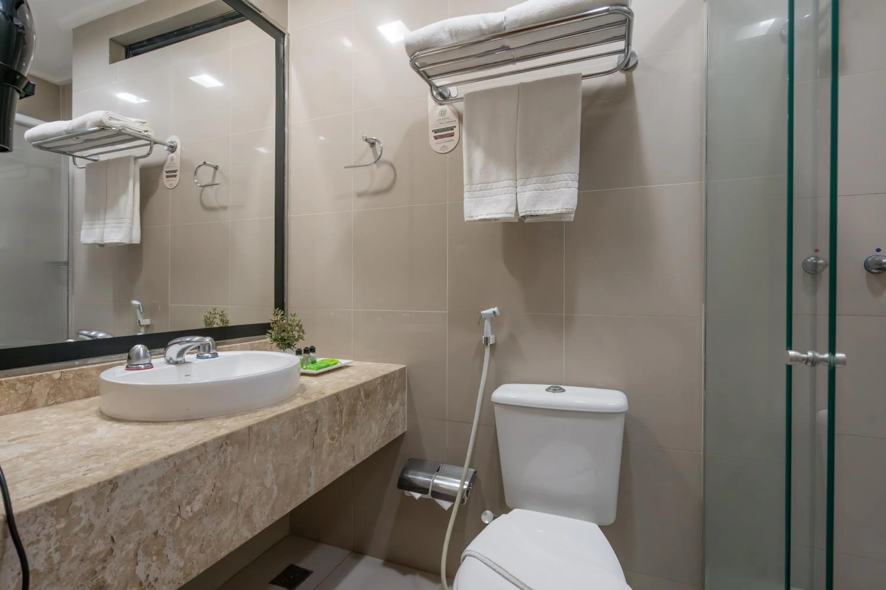 Bathroom in Afago Mareiro Hotel