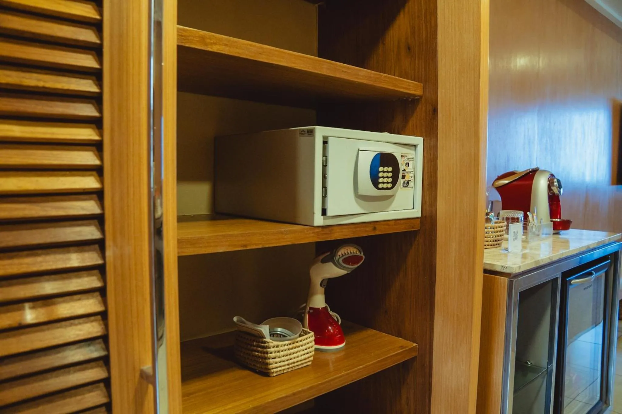 Coffee/tea facilities in Afago Mareiro Hotel