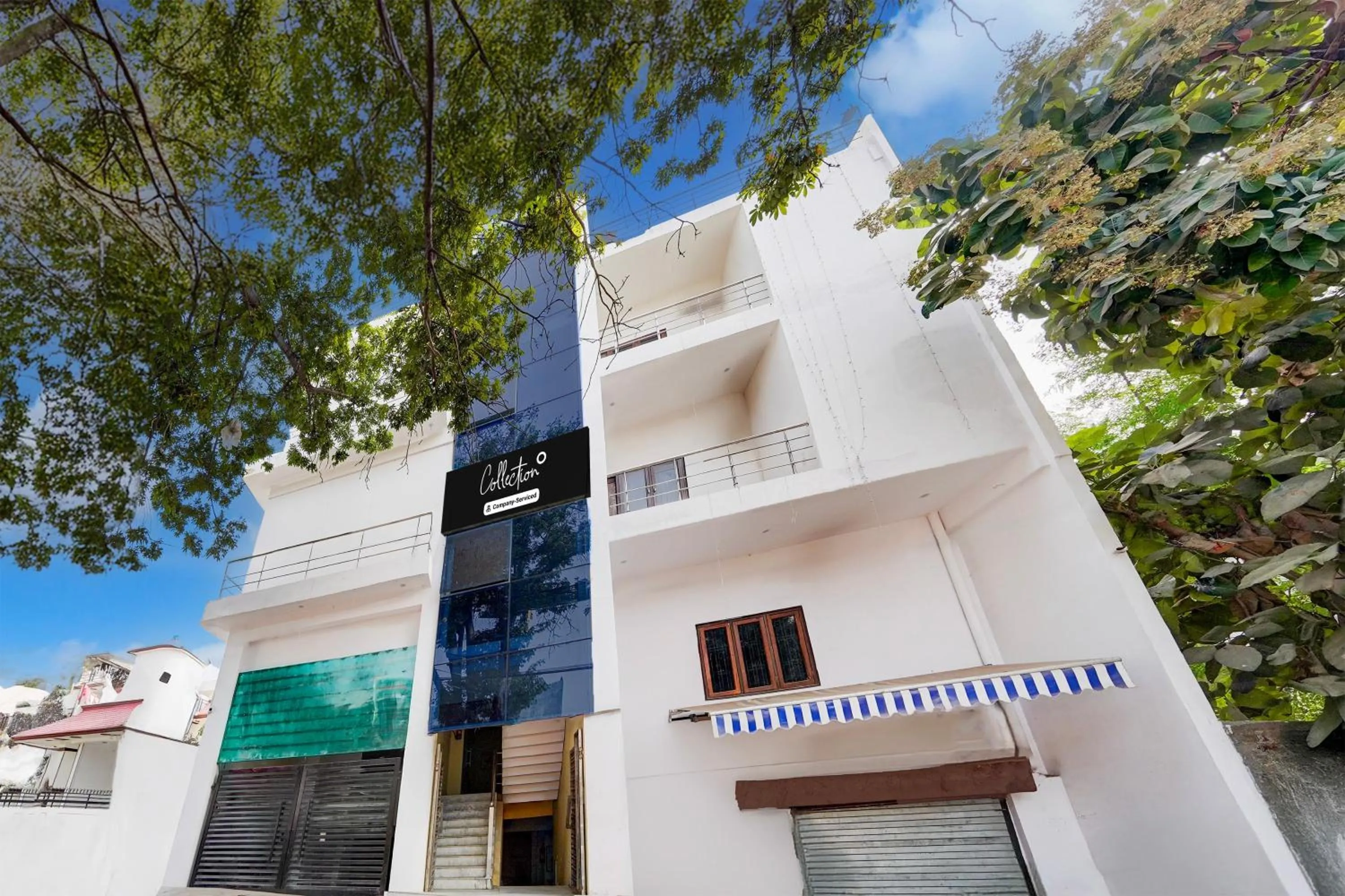 Facade/entrance in Collection O Govind Vihar Matiyari Formerly Saffron