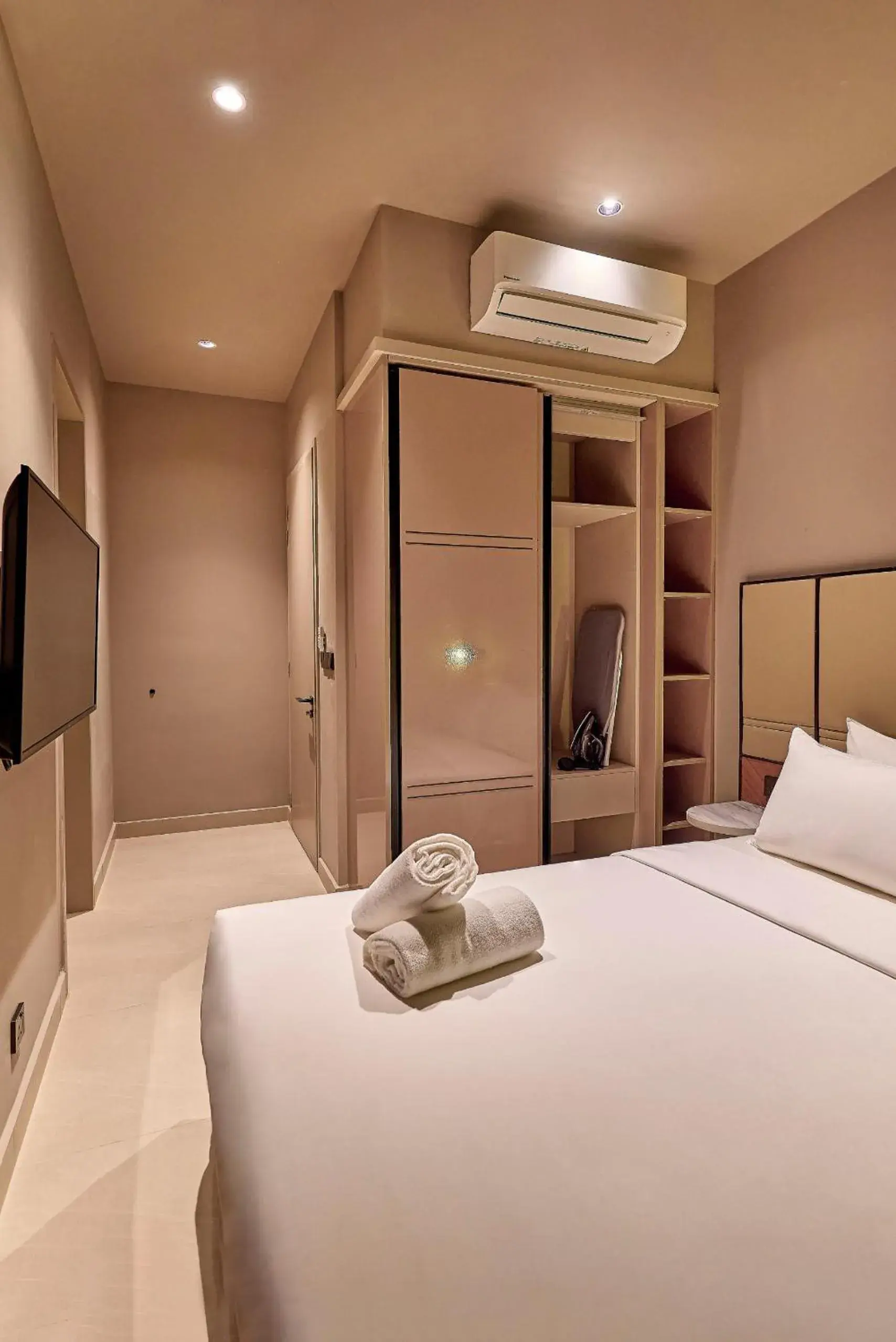 Photo of the whole room, Bed in Antara Residence By Sleeping Lion Photo of the whole room, Bed in Antara Residence By Sleeping Lion