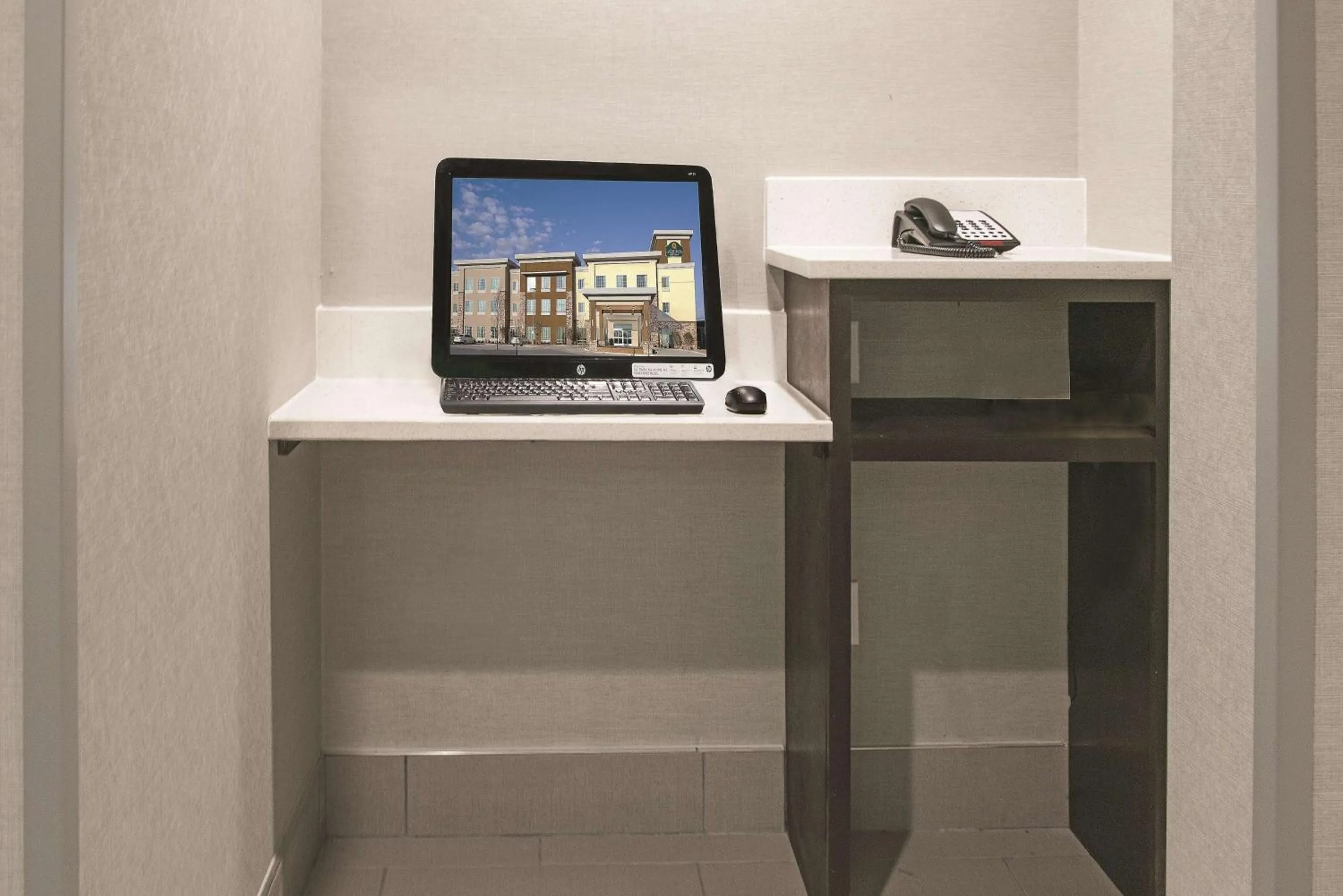 On site in La Quinta by Wyndham Fort Worth West - I-30