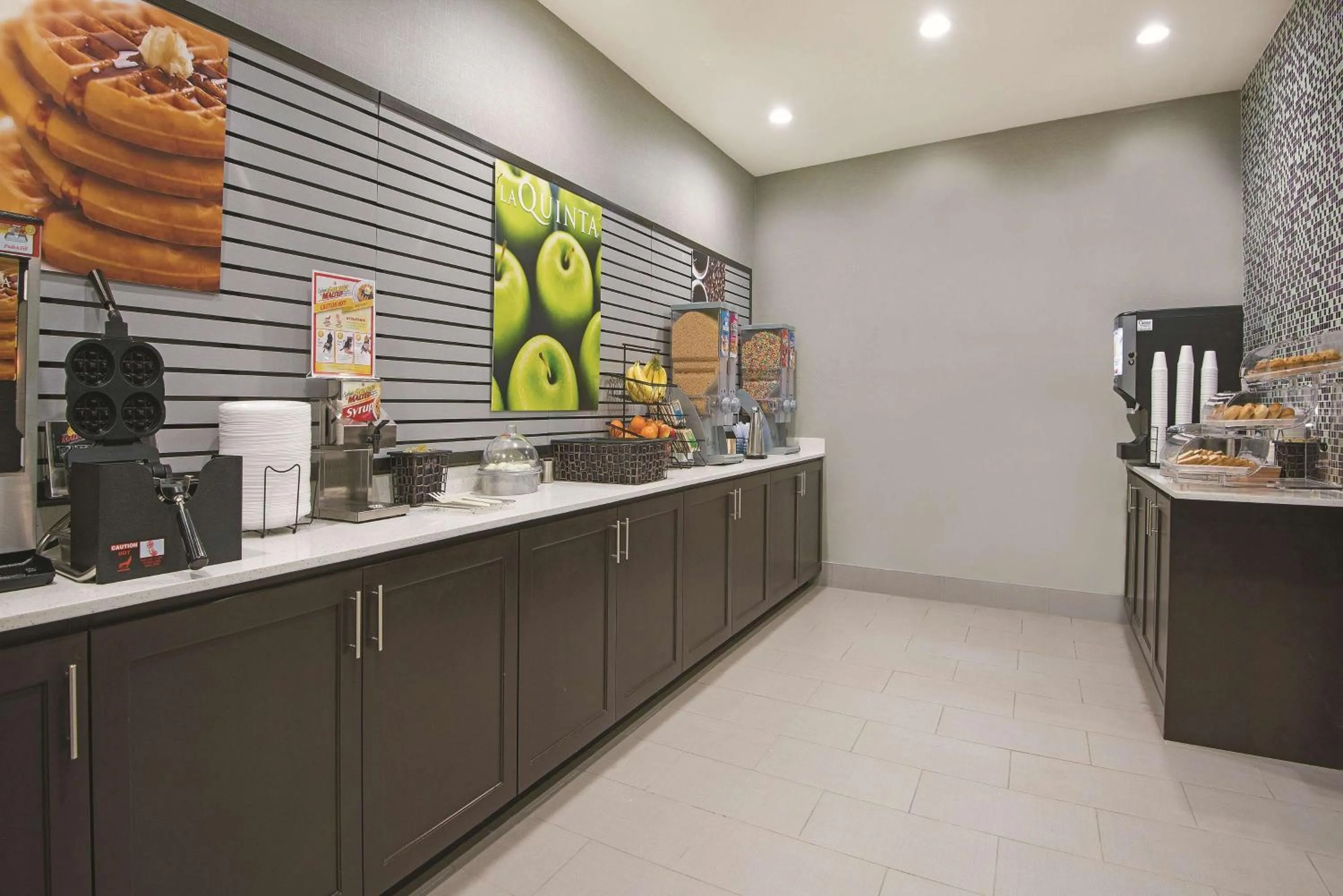 Restaurant/places to eat in La Quinta by Wyndham Fort Worth West - I-30