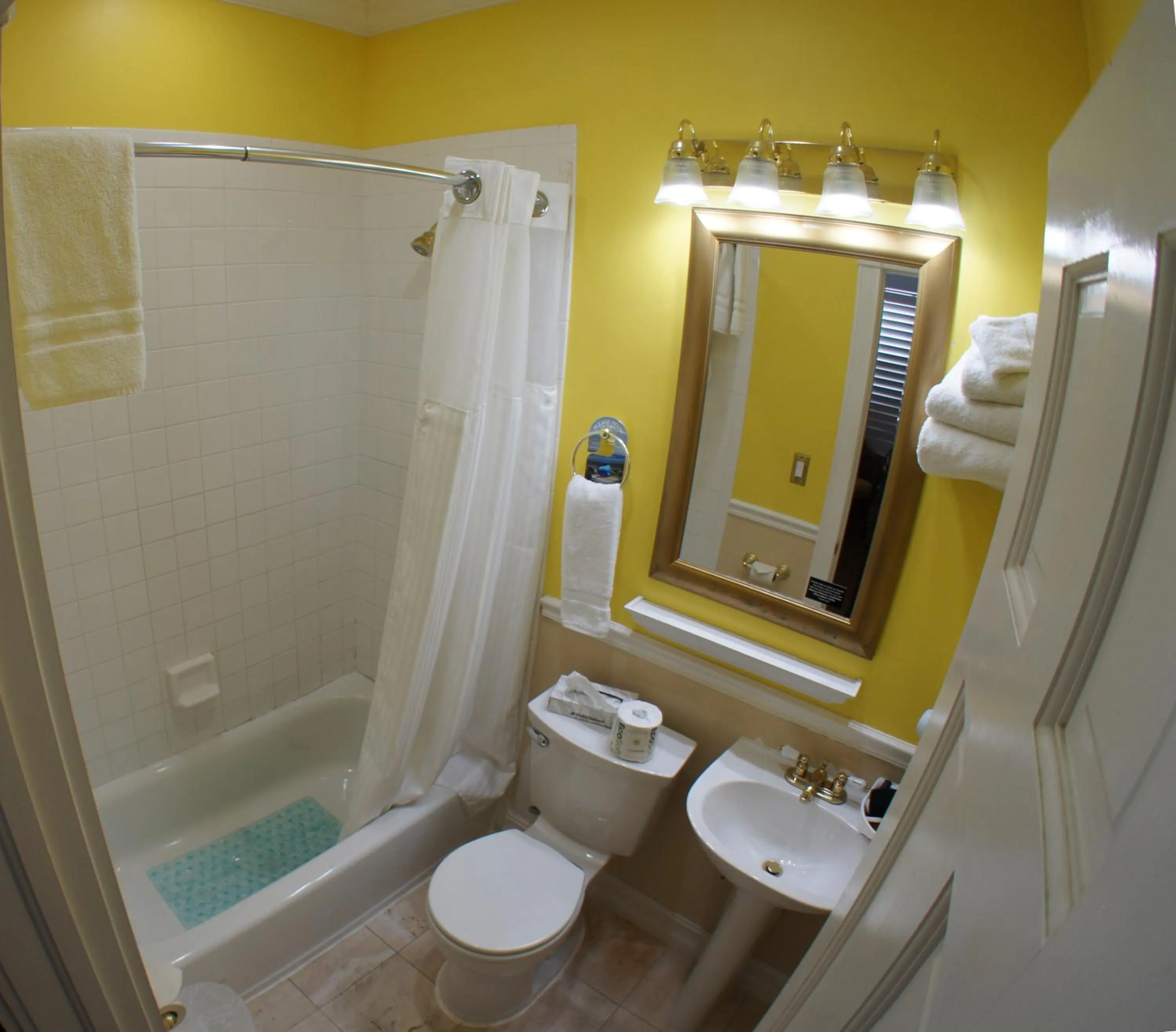 Bathroom in Duval Inn - Key West