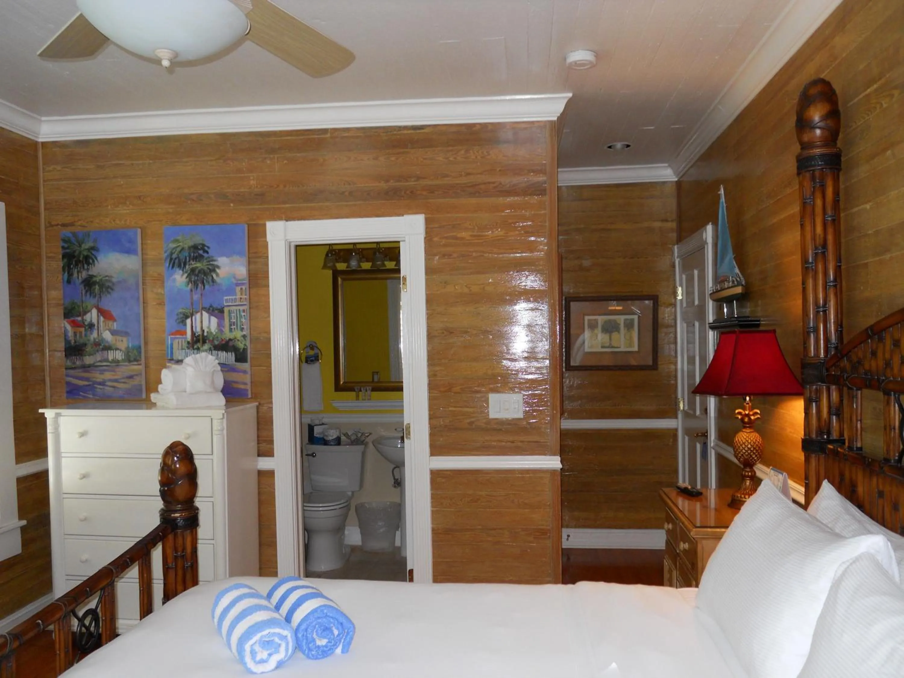 Bedroom, Bed in Duval Inn - Key West