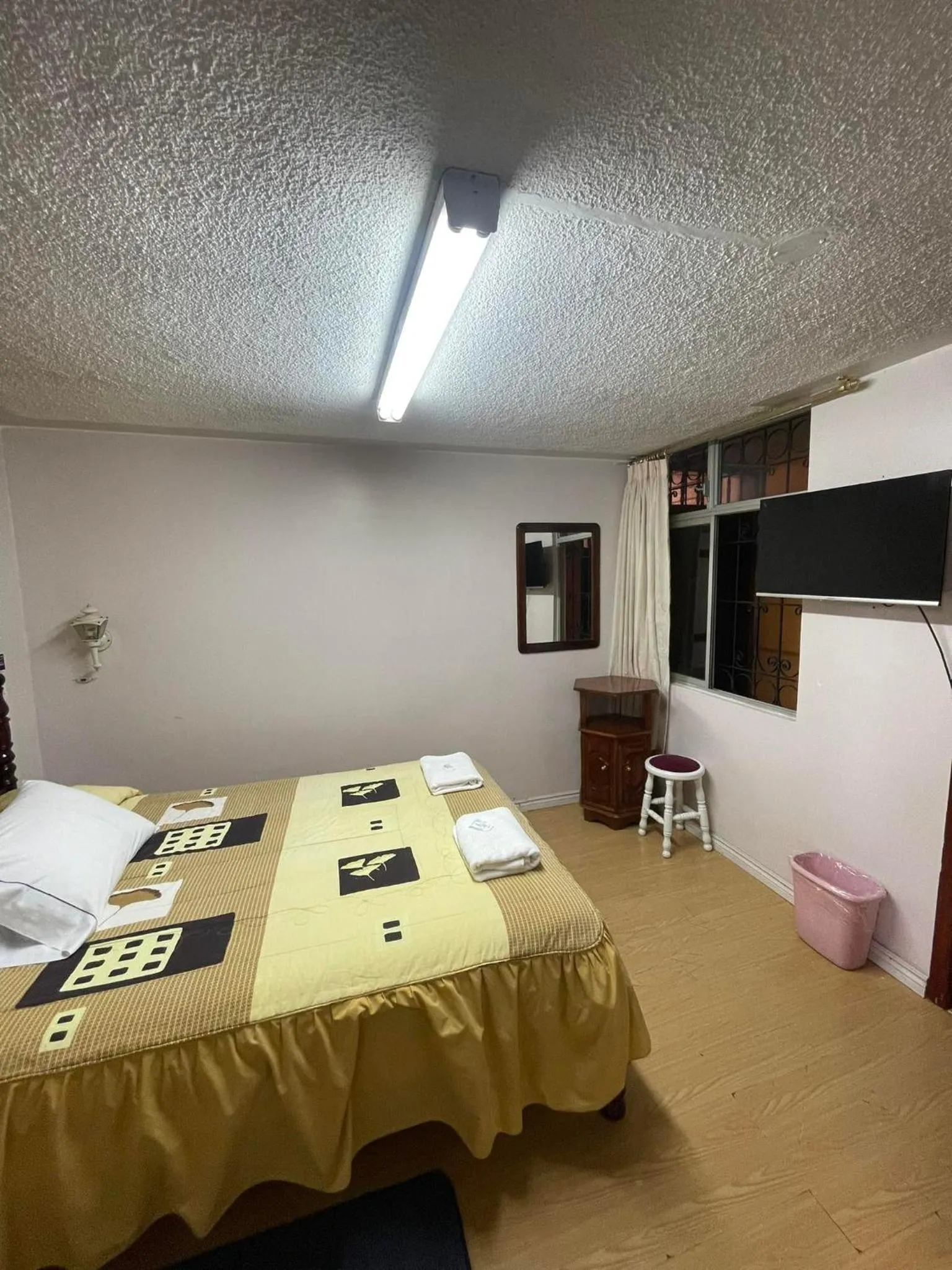 Bed in HOTEL El INDIO