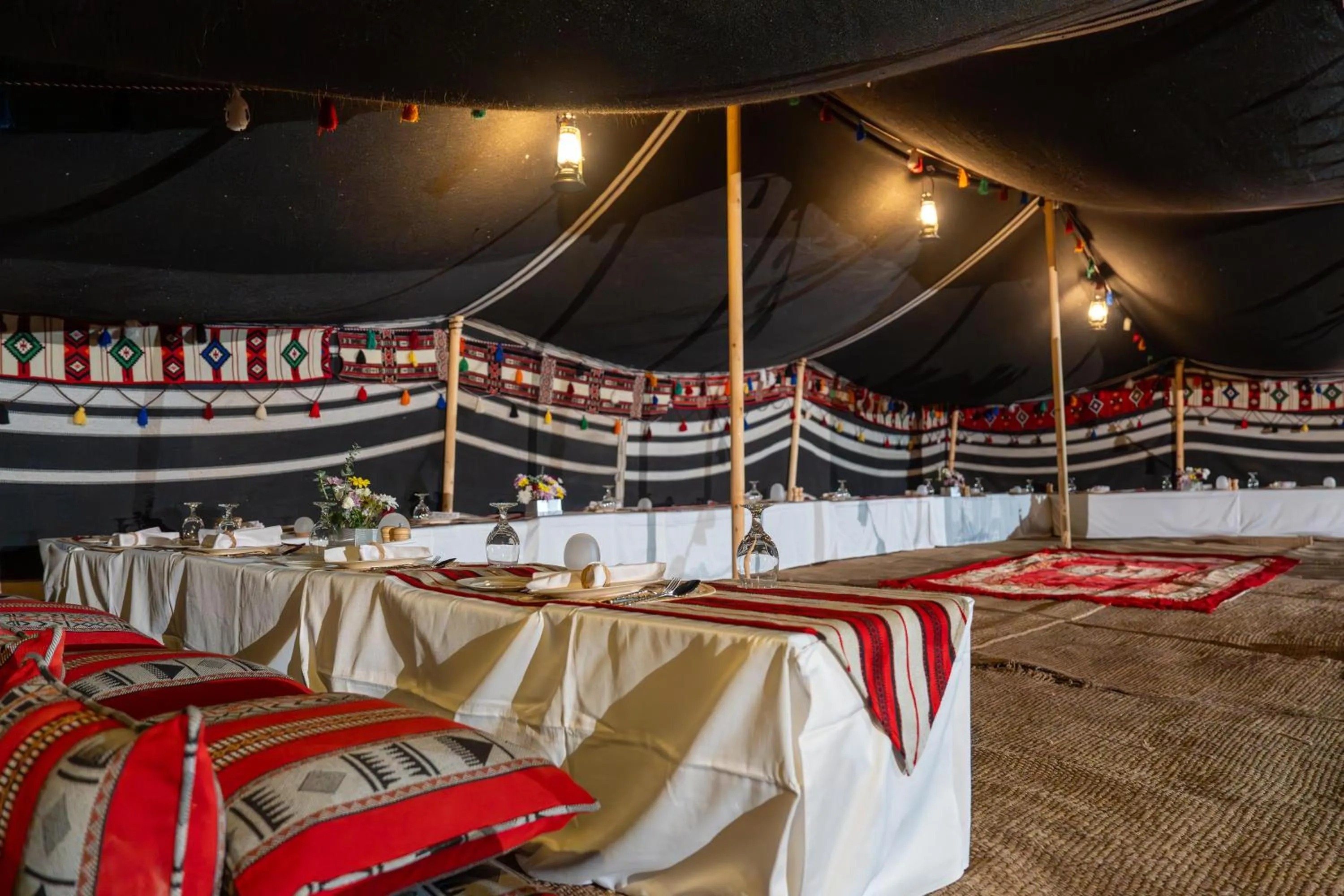 Food and drinks in Thousand Nights Camp