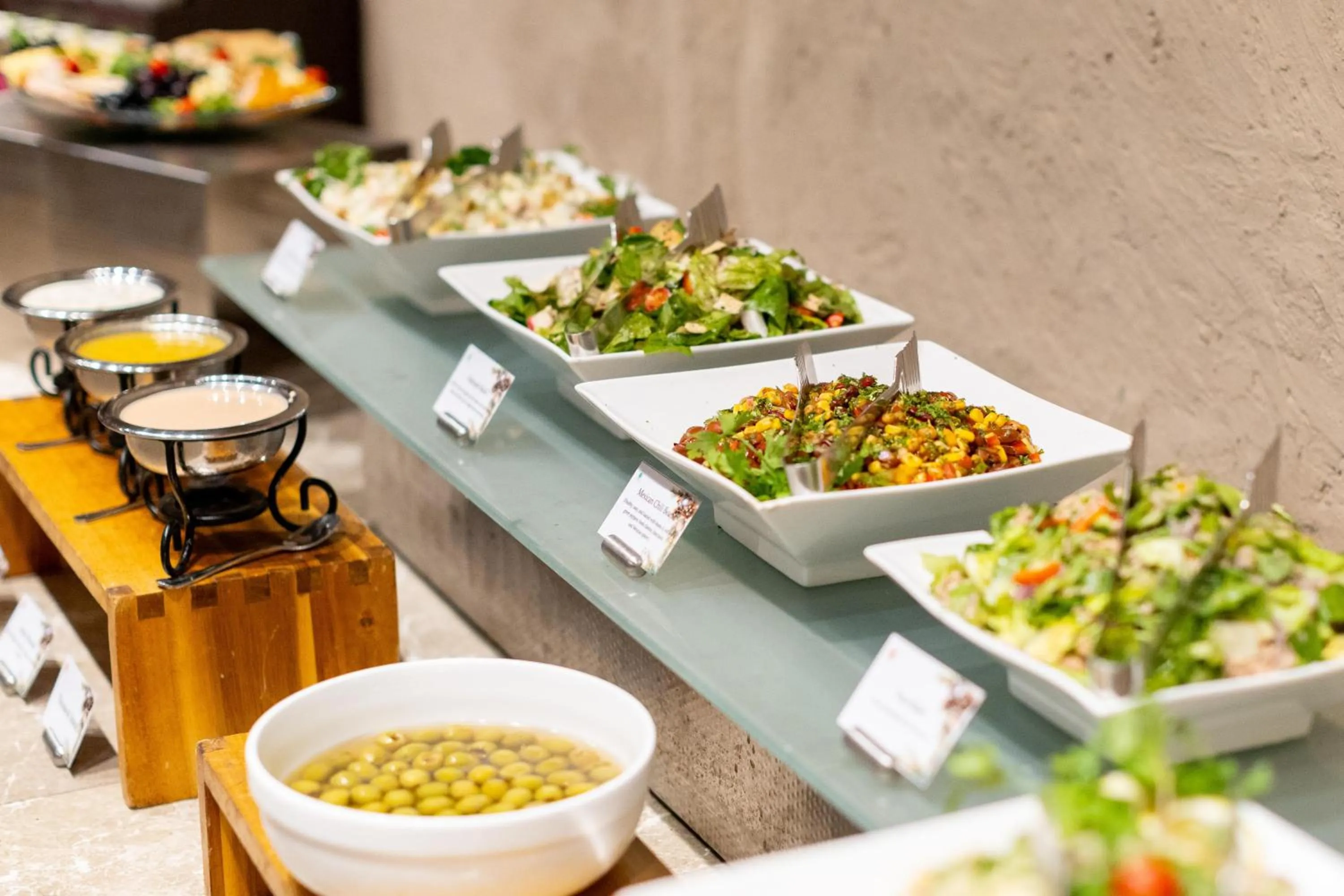 Restaurant/places to eat in Thousand Nights Camp