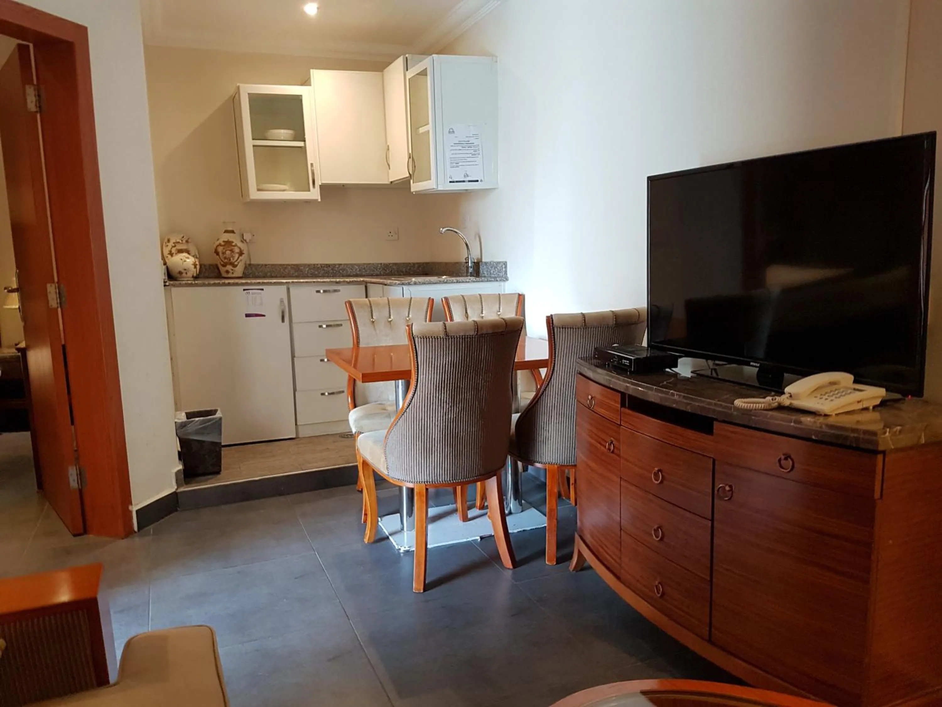 Kitchen or kitchenette in ماجيك سويت ابوحليفة Magic Suite Abu Halifa