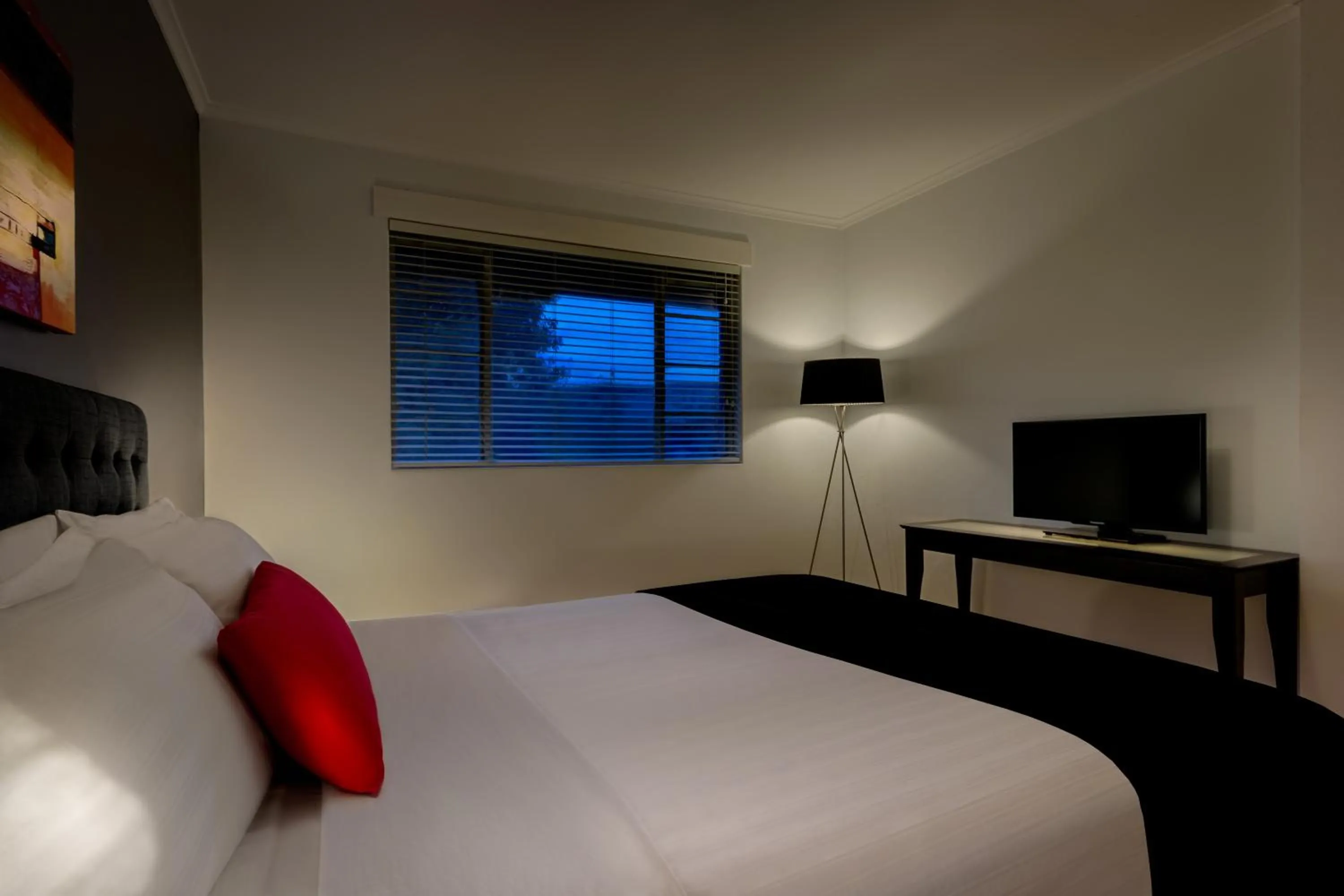 Photo of the whole room, Bed in Crest On Barkly Serviced Apartments