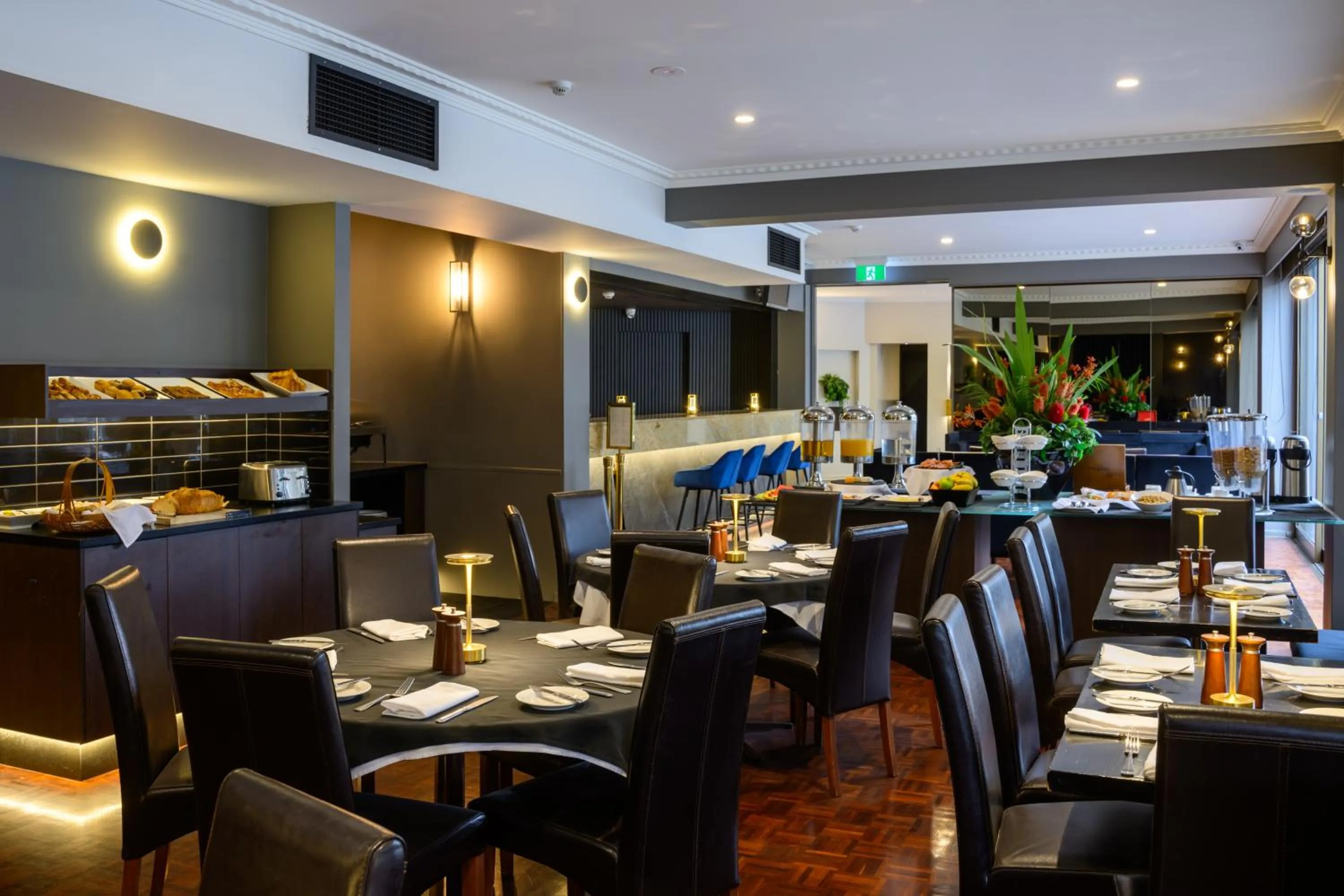 Restaurant/places to eat in Crest On Barkly Serviced Apartments