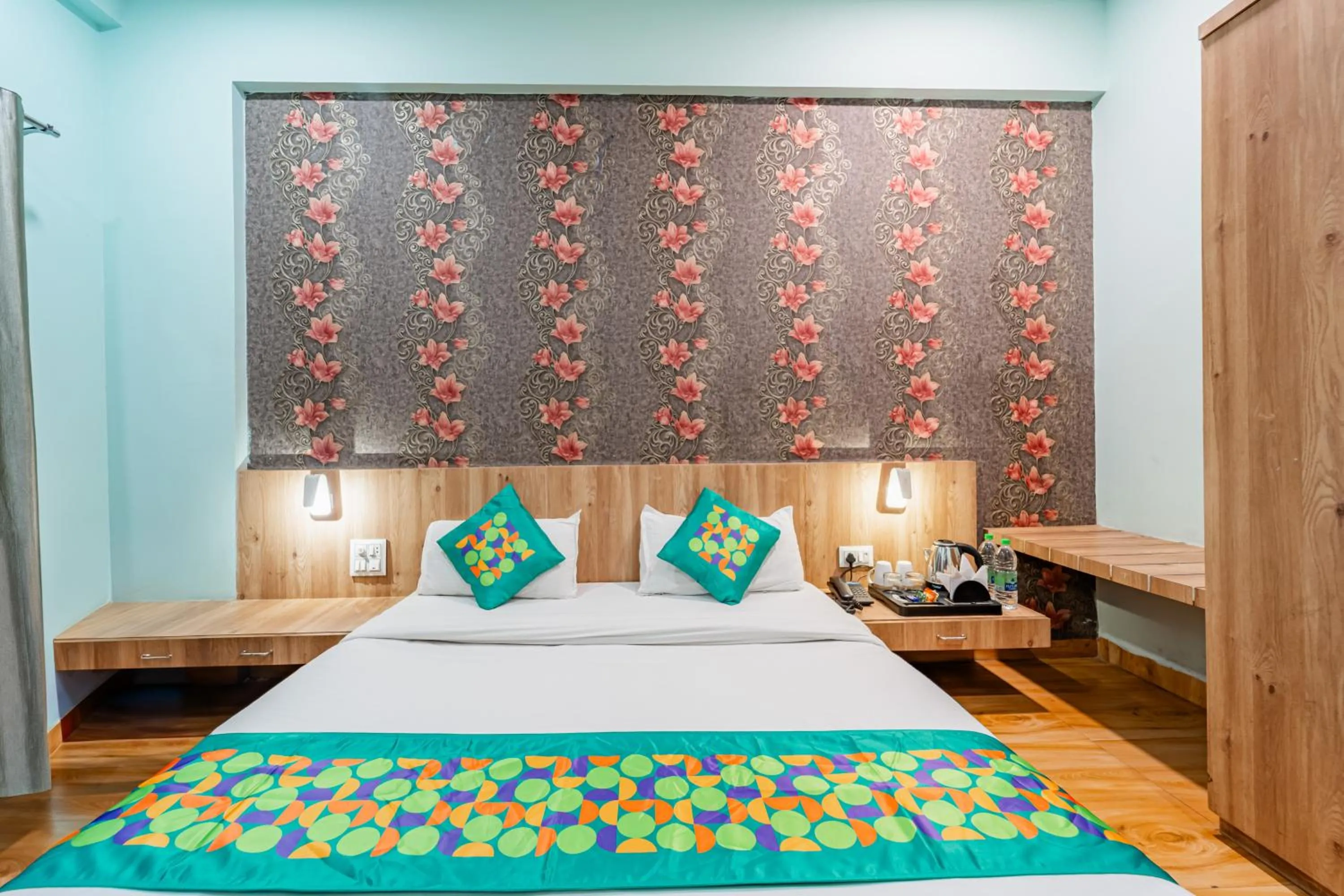 Bedroom, Bed in Treebo Musk