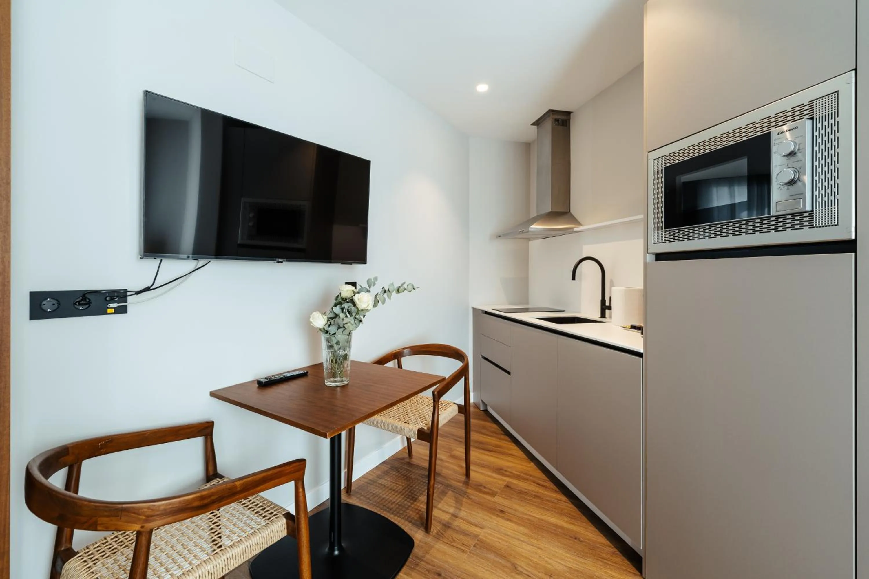 Kitchen or kitchenette in Apartamentos 2H LIVING