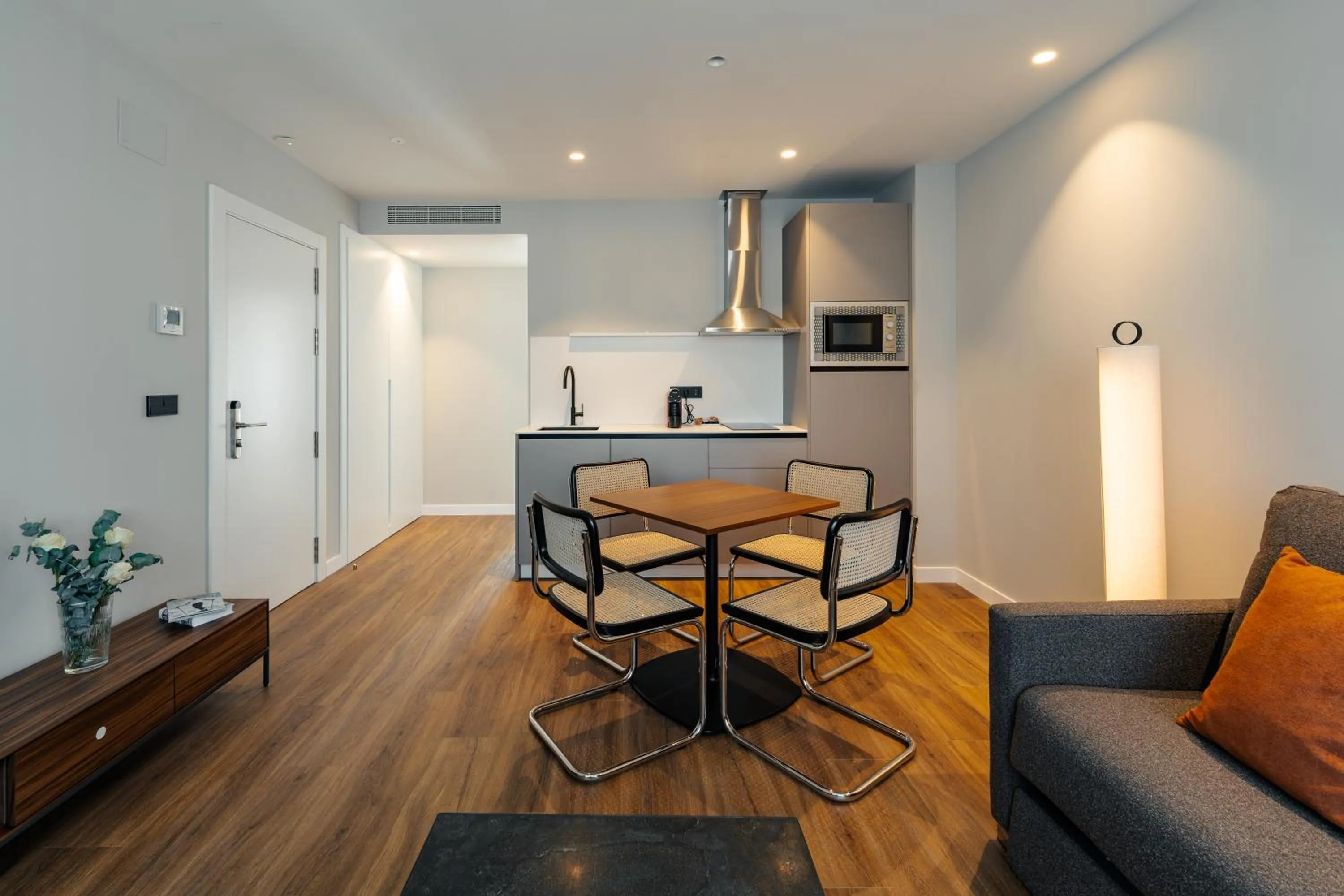 Kitchen or kitchenette in Apartamentos 2H LIVING