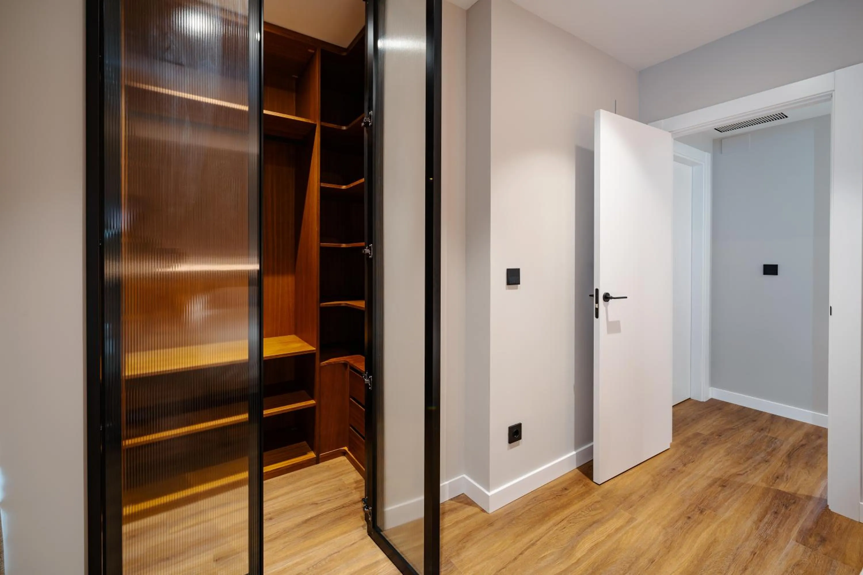 wardrobe in Apartamentos 2H LIVING