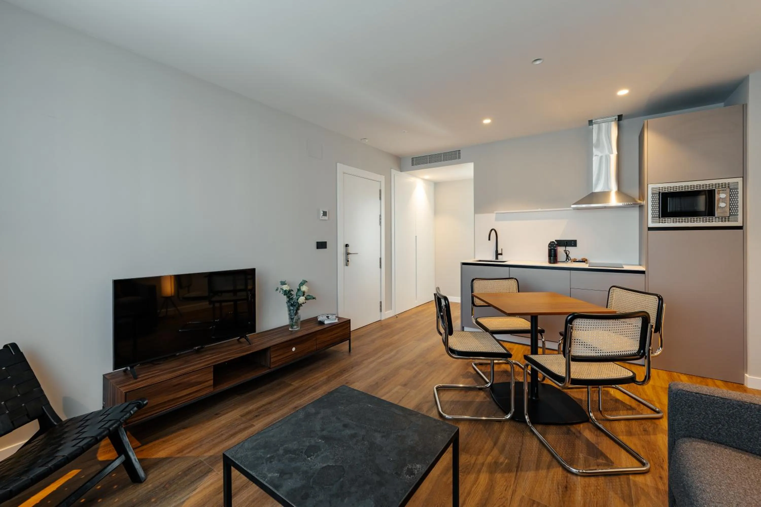 TV and multimedia in Apartamentos 2H LIVING