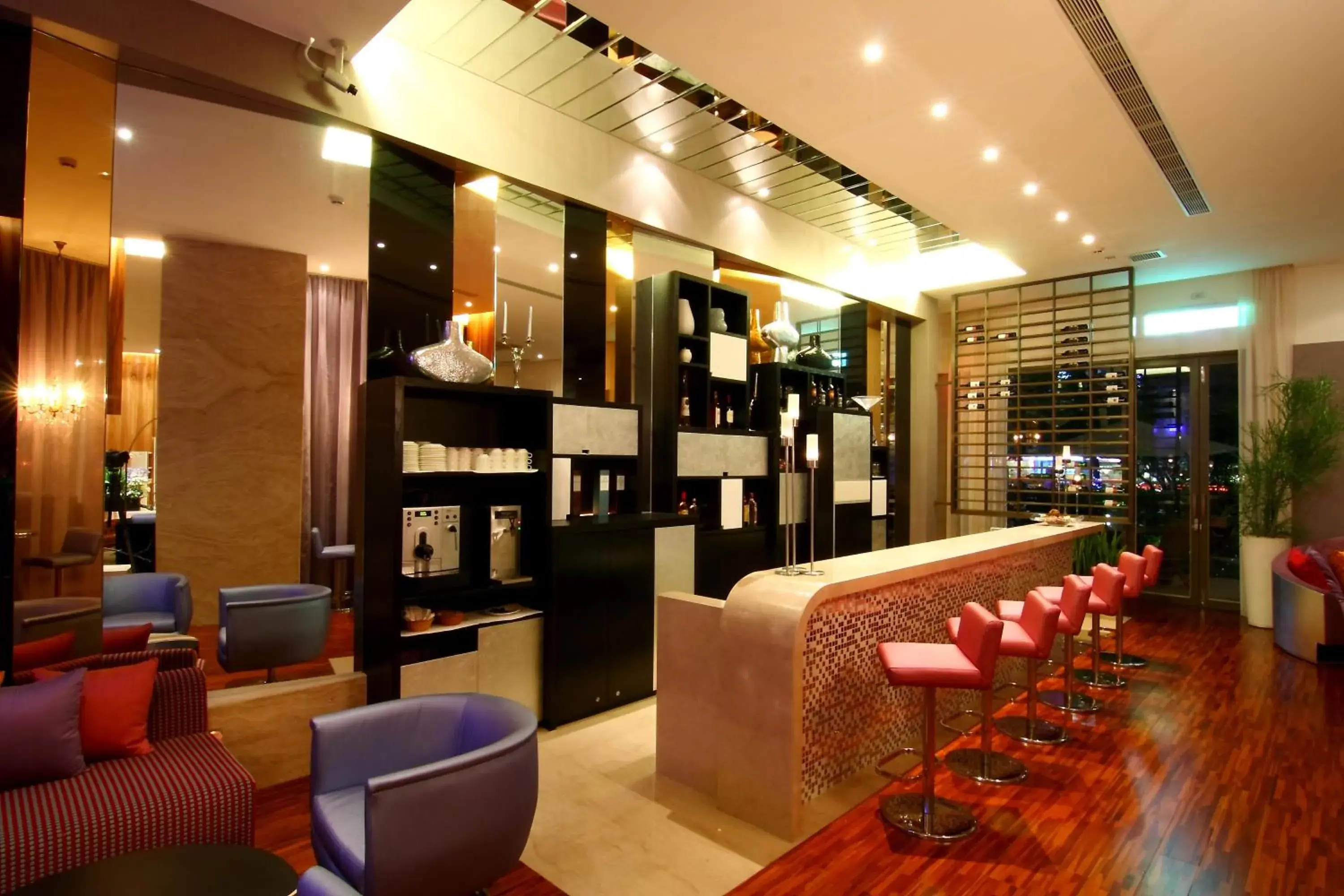 Restaurant/places to eat in Hung's Mansion Restaurant/places to eat in Hung's Mansion