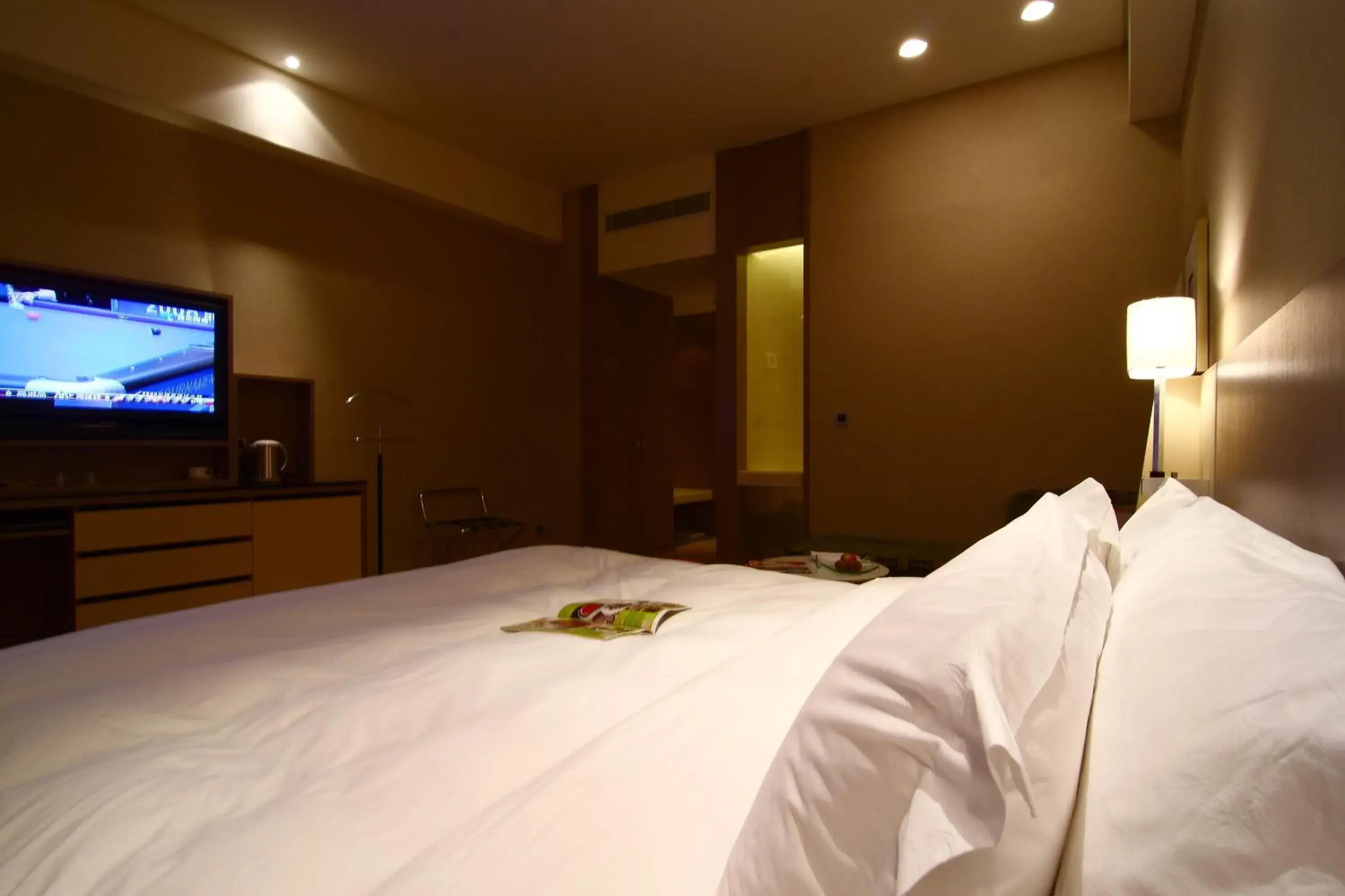 Photo of the whole room, Bed in Hung's Mansion Photo of the whole room, Bed in Hung's Mansion