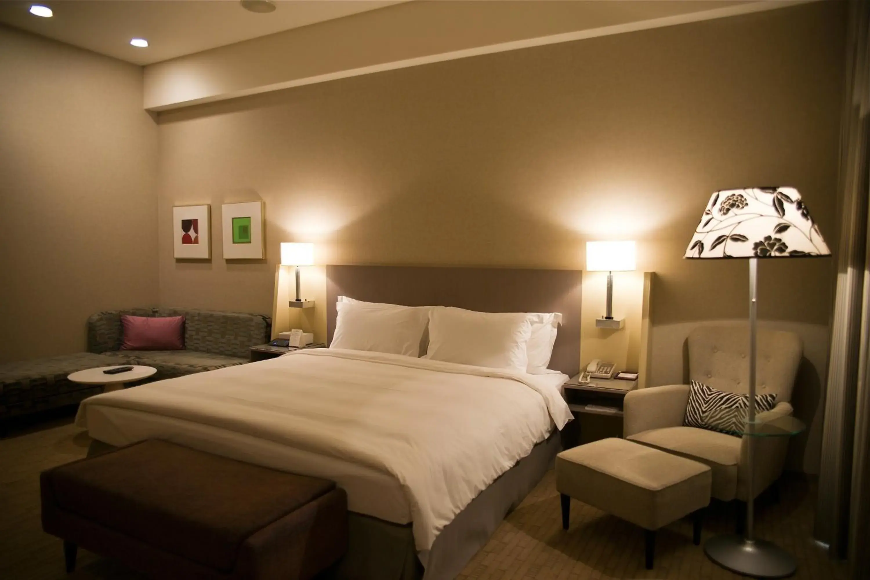 Photo of the whole room, Bed in Hung's Mansion Photo of the whole room, Bed in Hung's Mansion