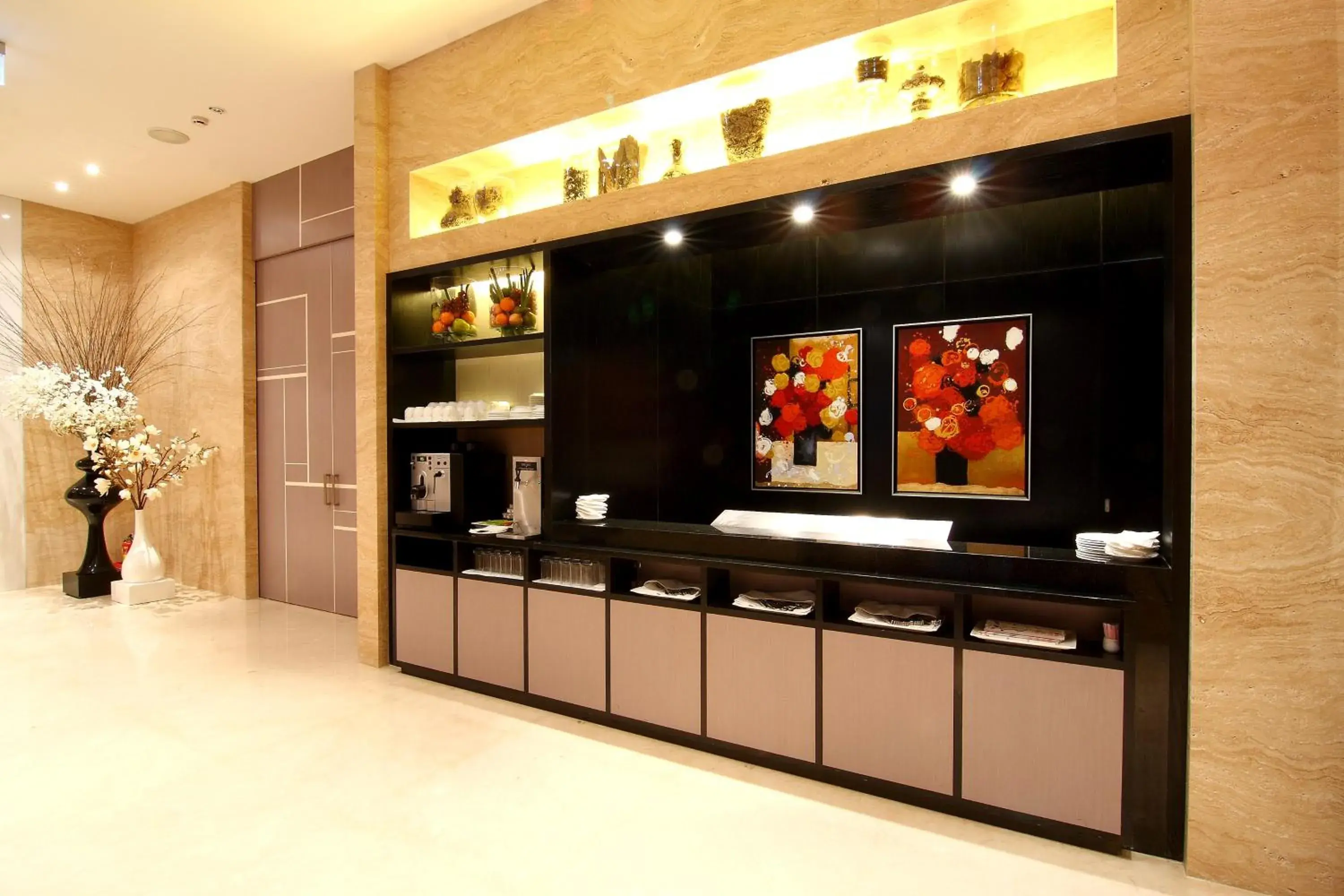 Restaurant/places to eat in Hung's Mansion Restaurant/places to eat in Hung's Mansion