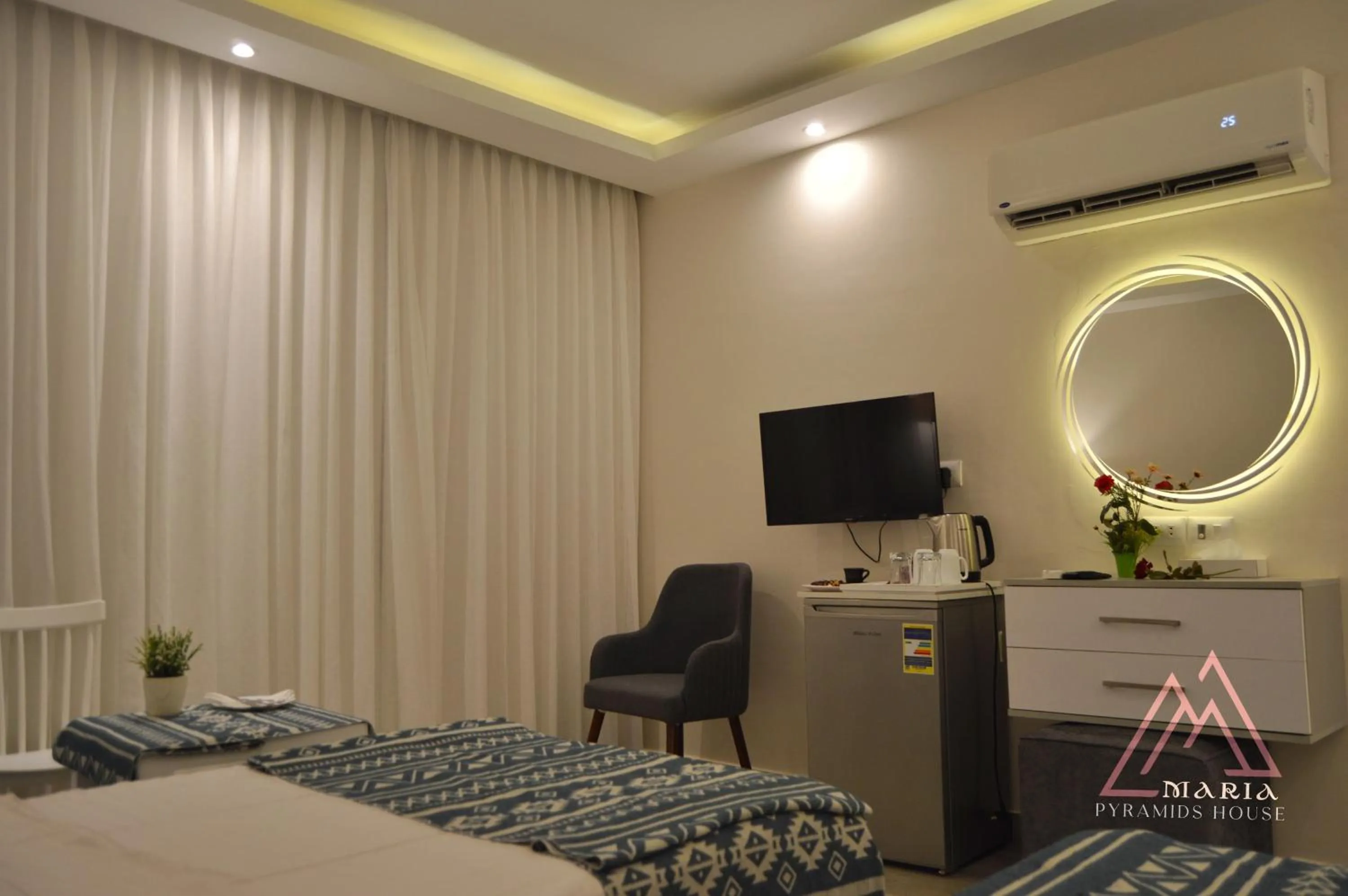 Bed in Maria Pyramids House