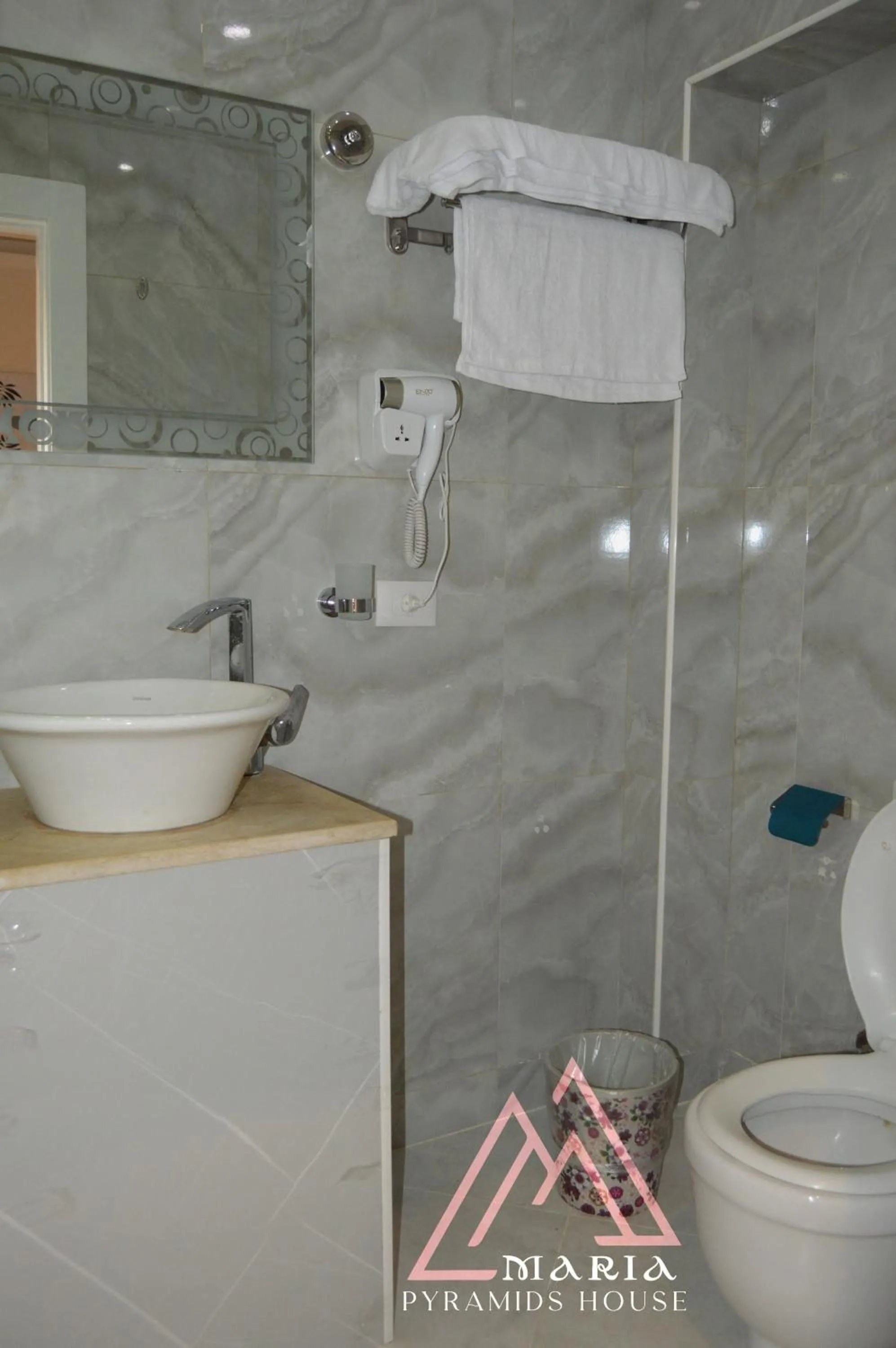 Shower in Maria Pyramids House