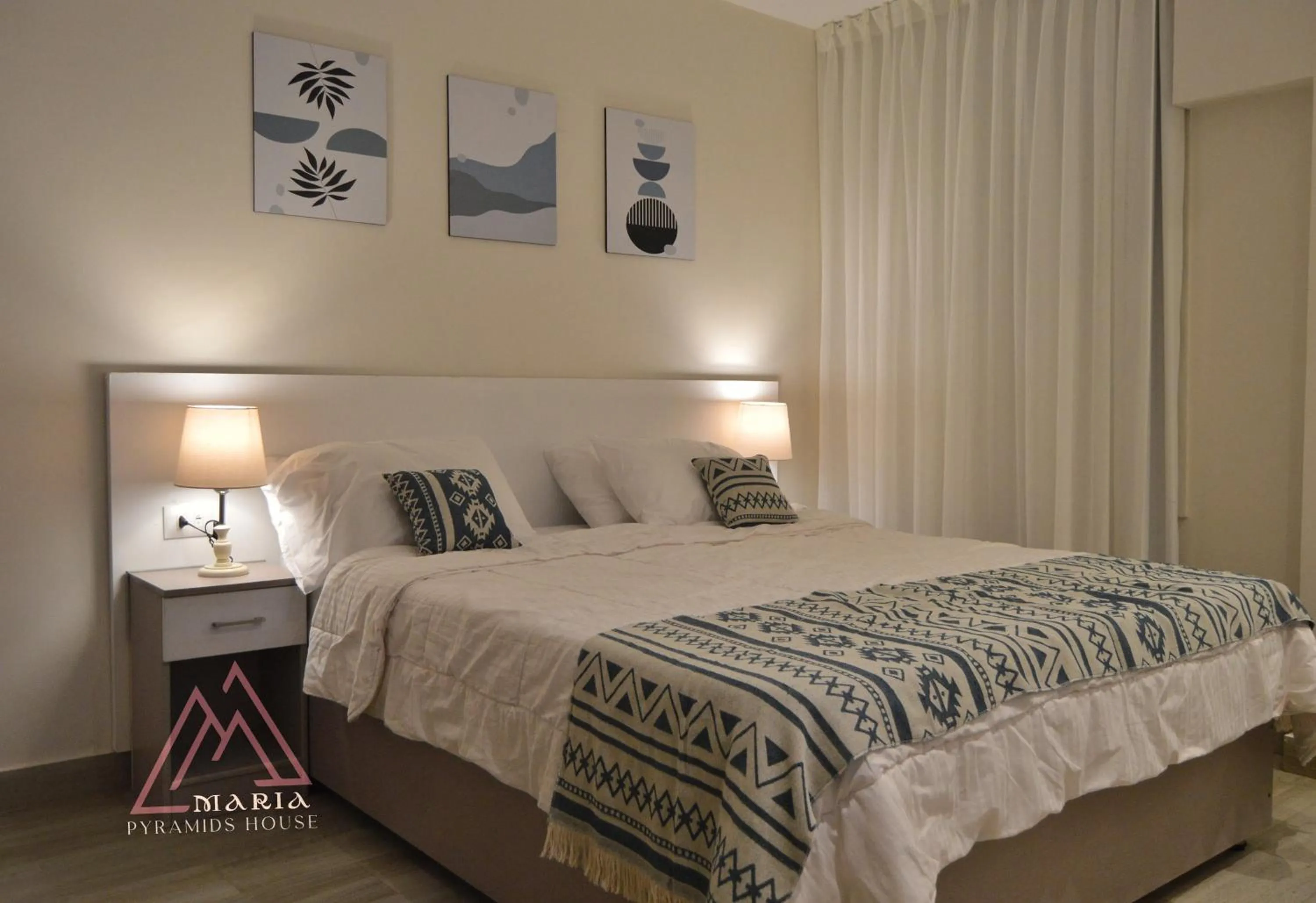 Bed in Maria Pyramids House