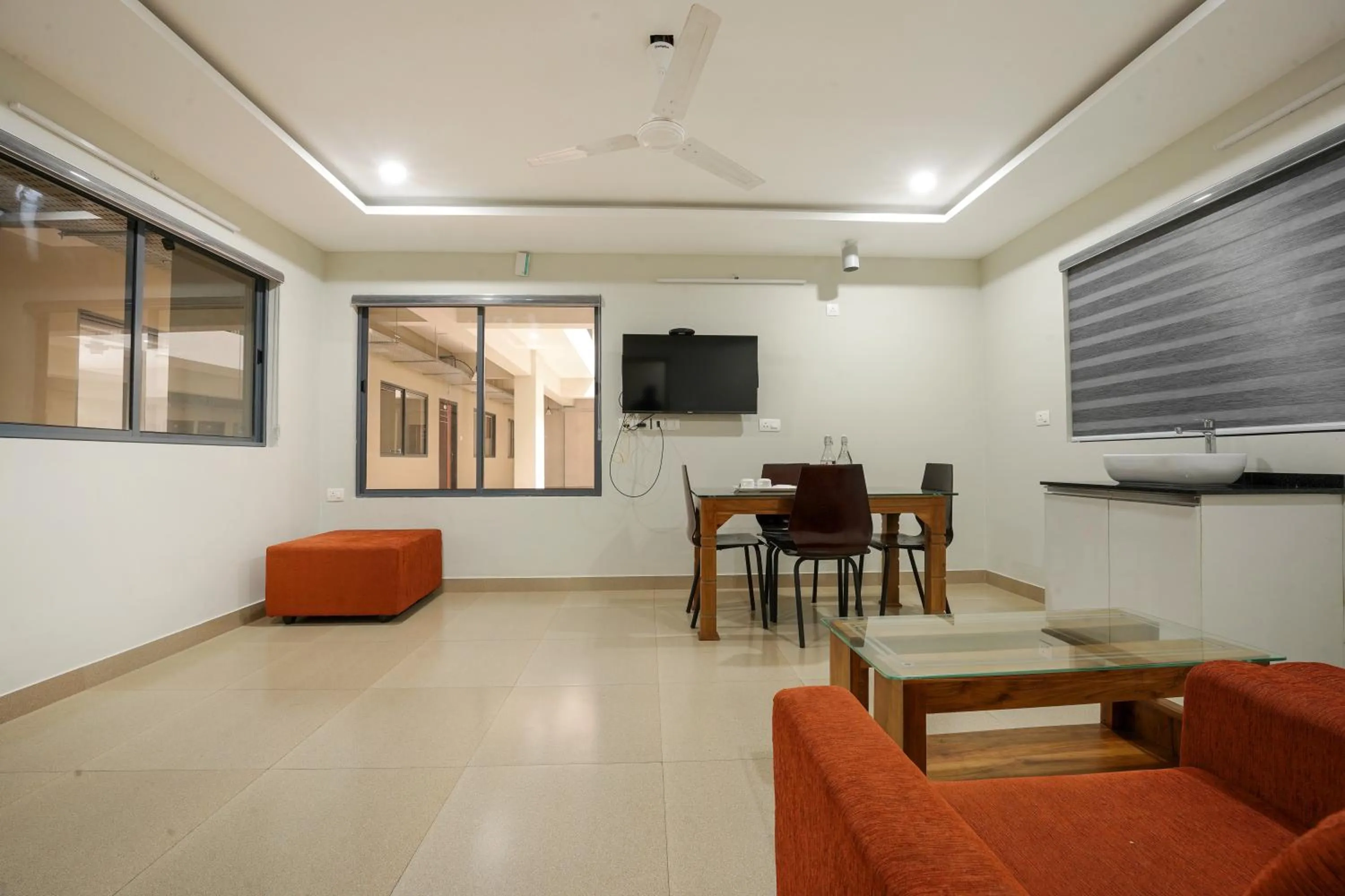 Living room in Span Avenue