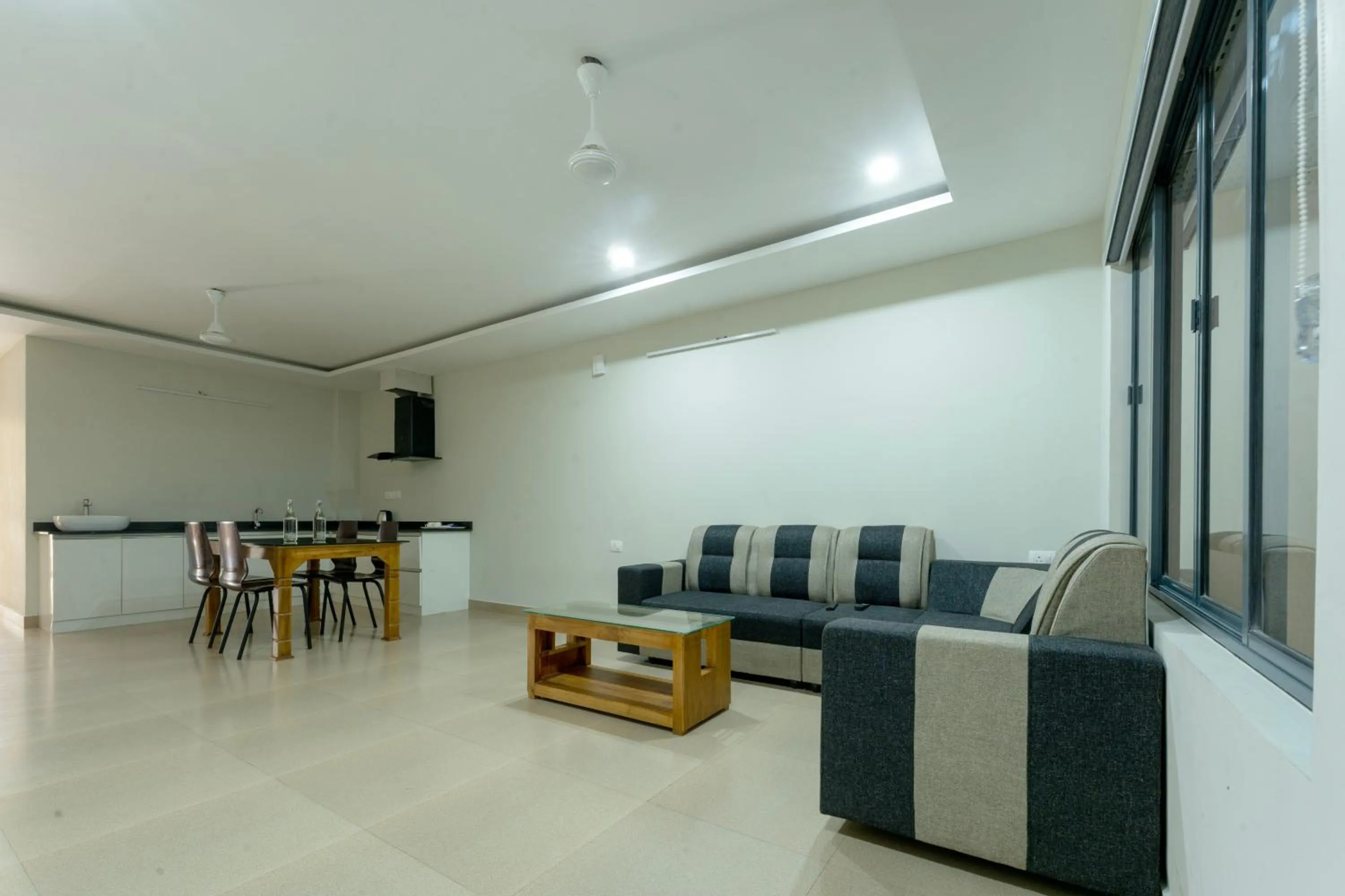 Dining area in Span Avenue