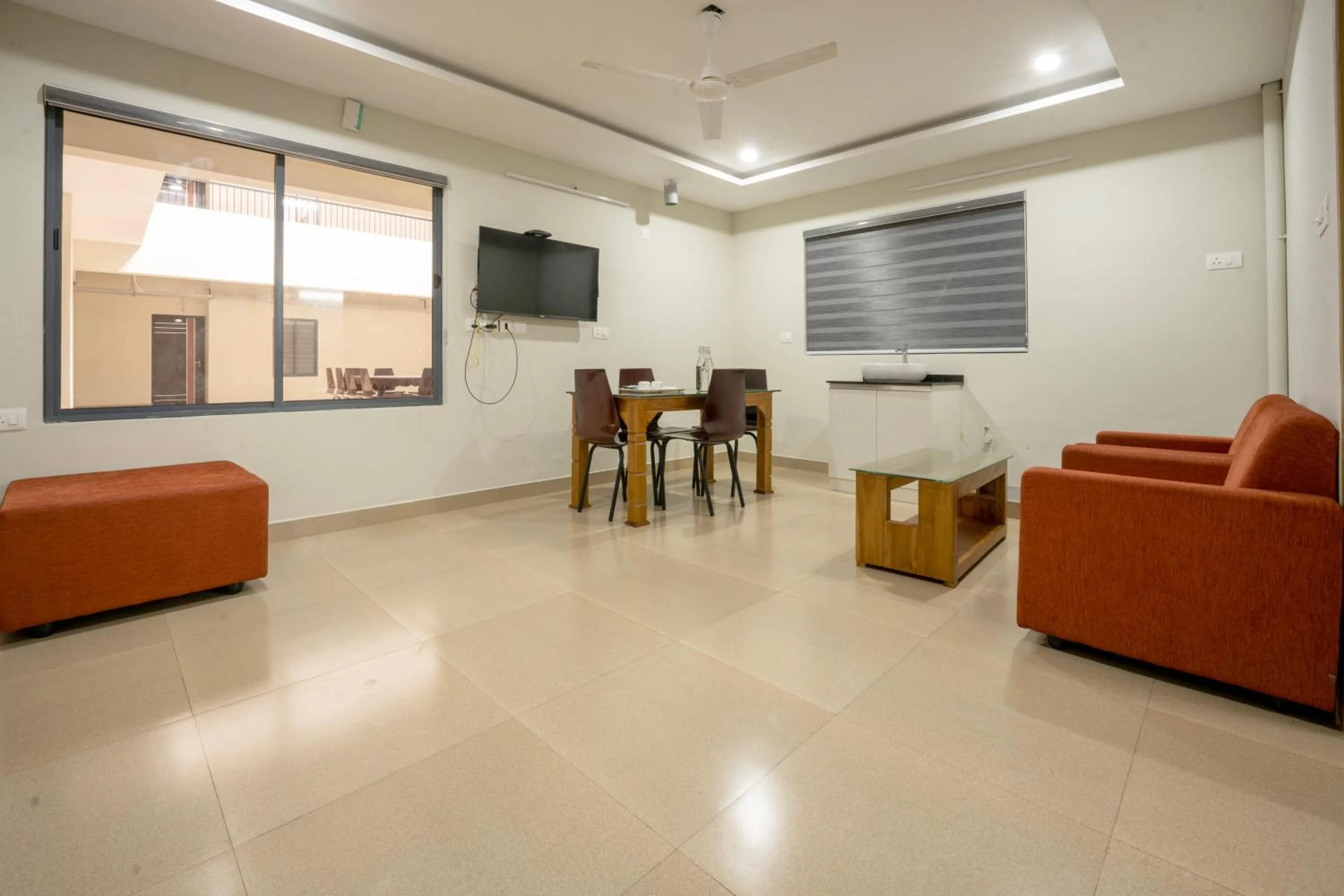 Living room in Span Avenue