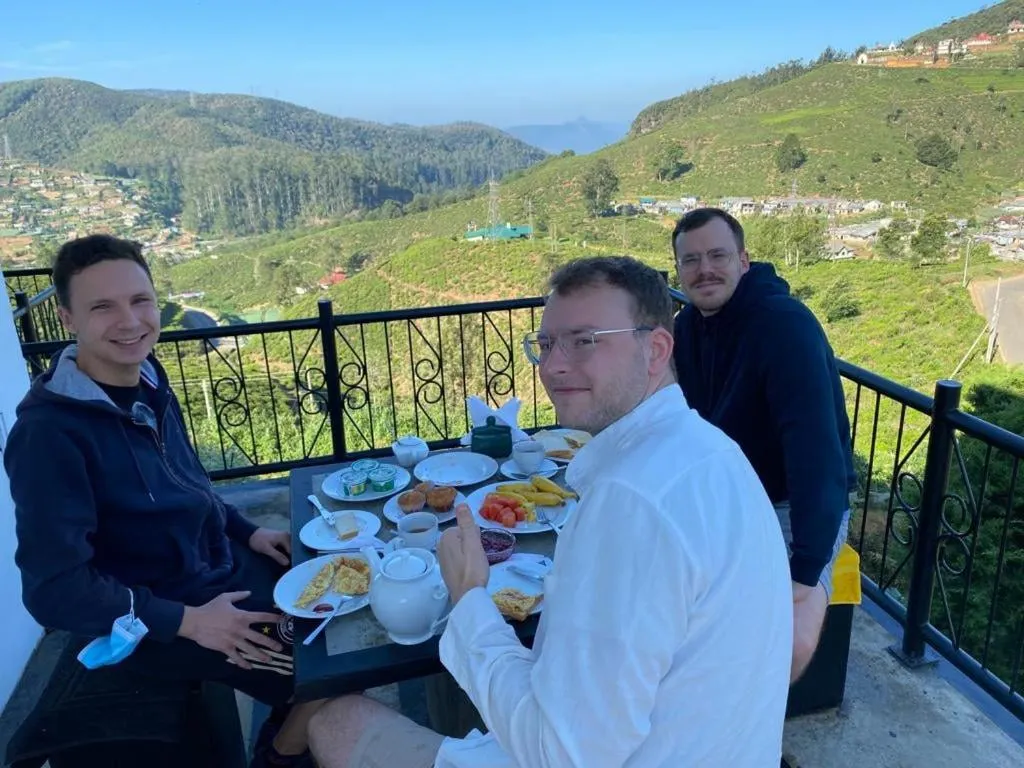 Continental breakfast in House of Leisure