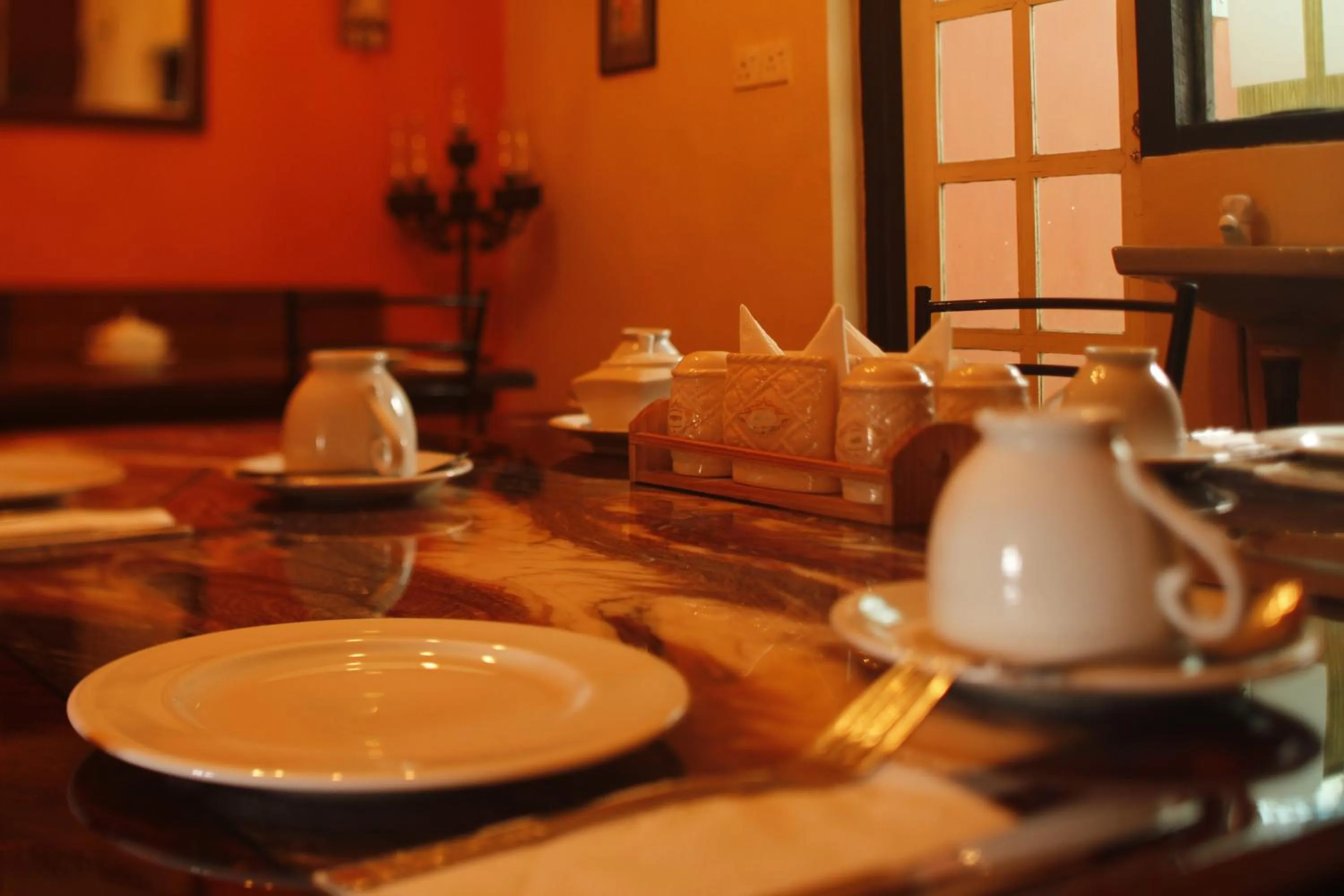 Restaurant/places to eat in House of Leisure